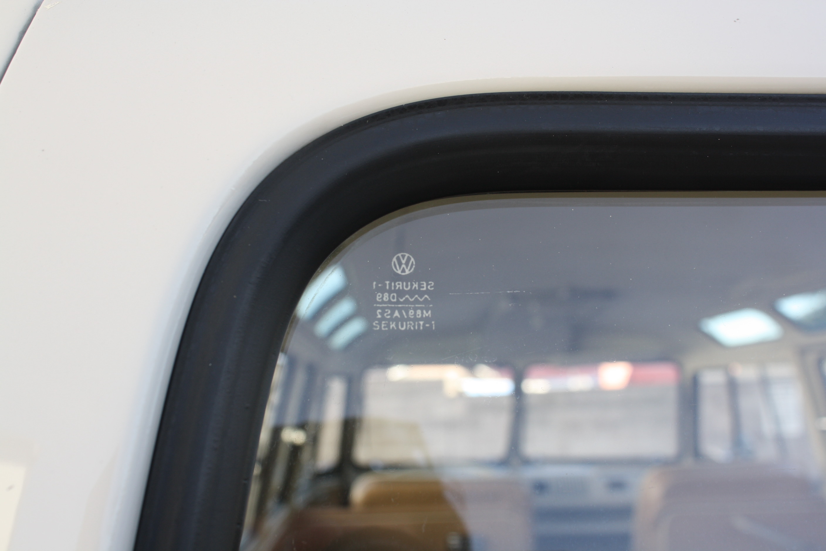 1967 Volkswagen 21 Window Deluxe Samba Bus