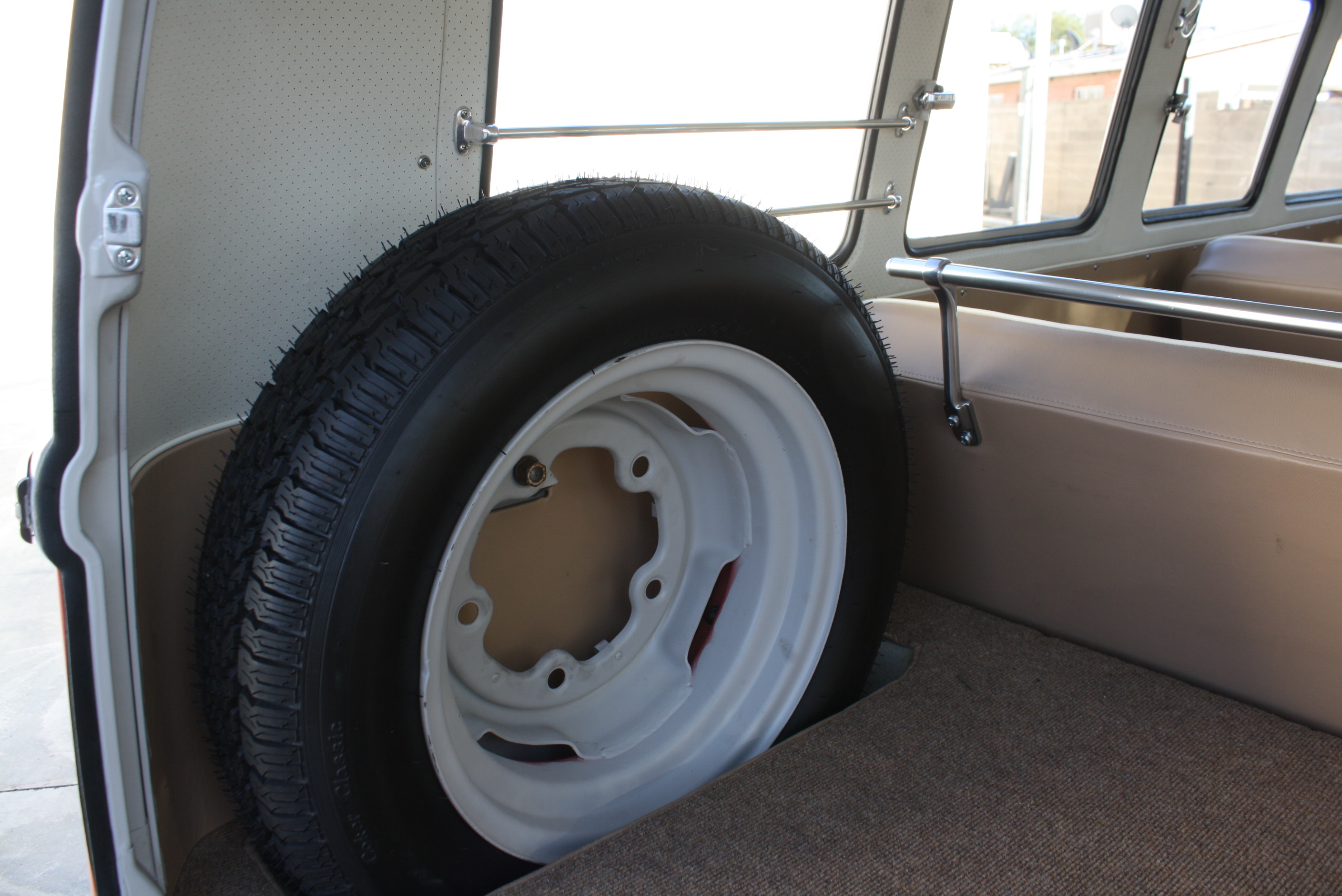 1967 Volkswagen 21 Window Deluxe Samba Bus