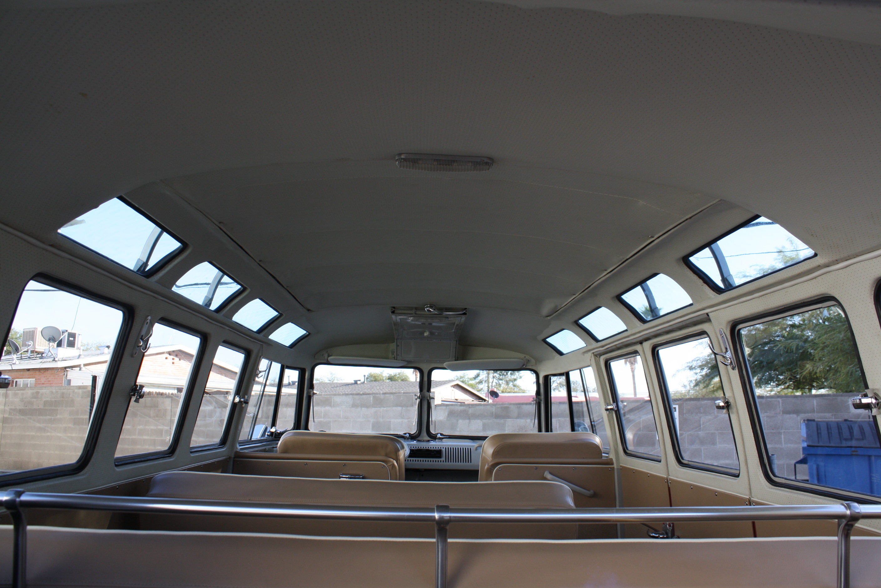 1967 Volkswagen 21 Window Deluxe Samba Bus