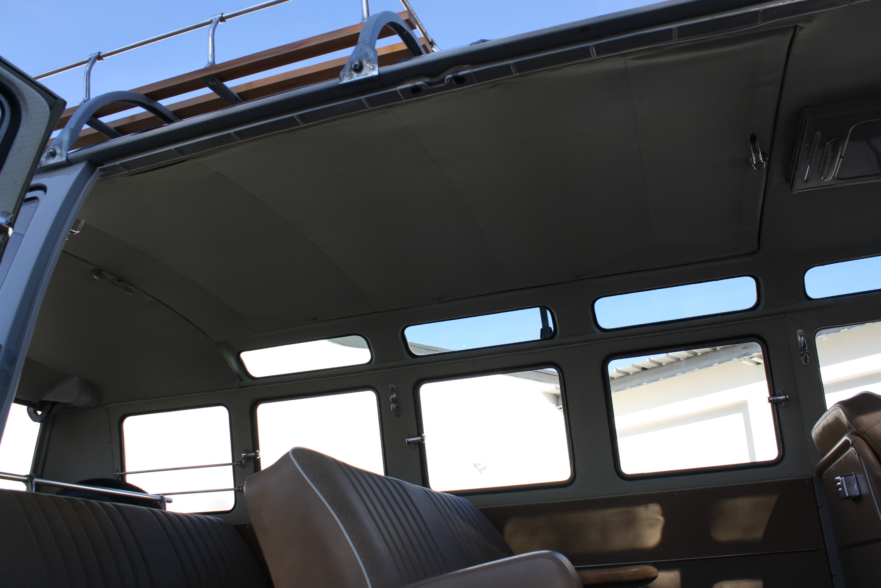 1967 Volkswagen 21 Window Deluxe Samba Bus
