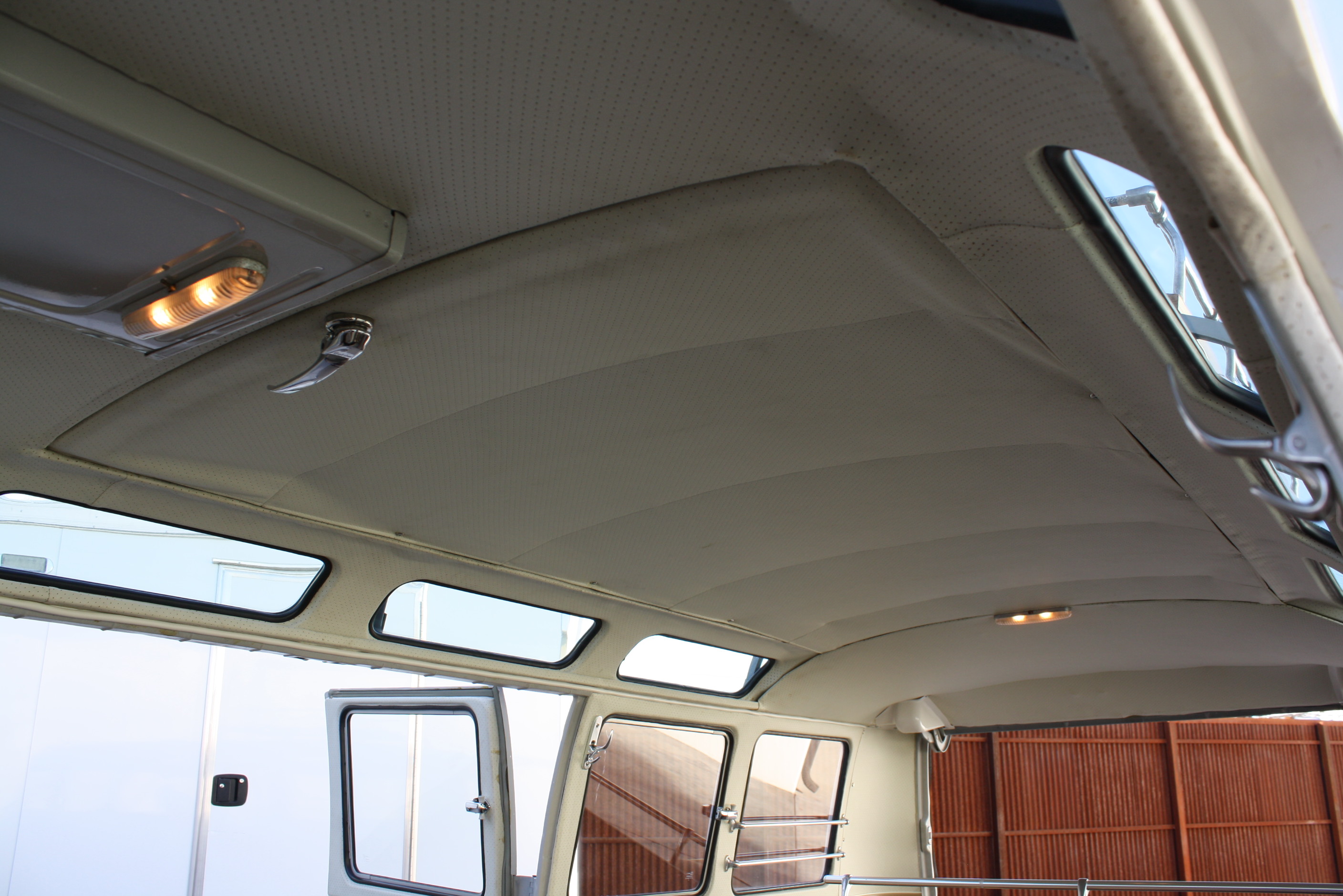 1967 Volkswagen 21 Window Deluxe Samba Bus