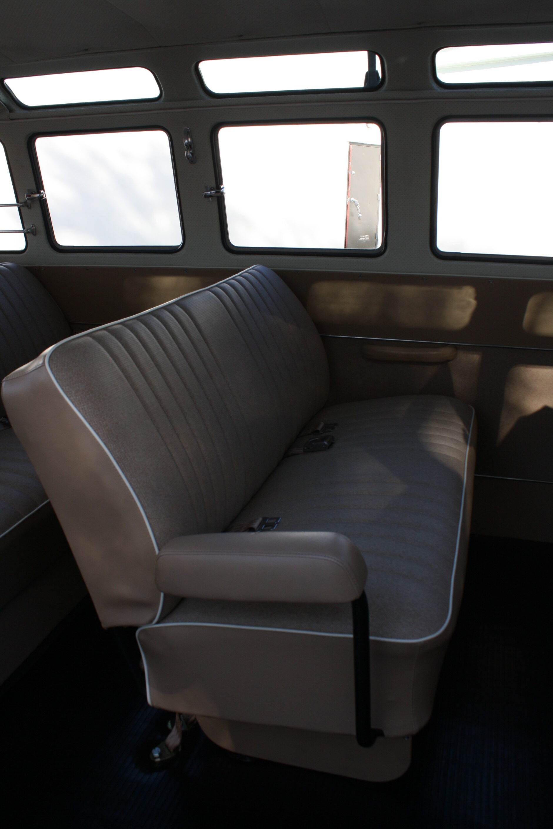 1967 Volkswagen 21 Window Deluxe Samba Bus