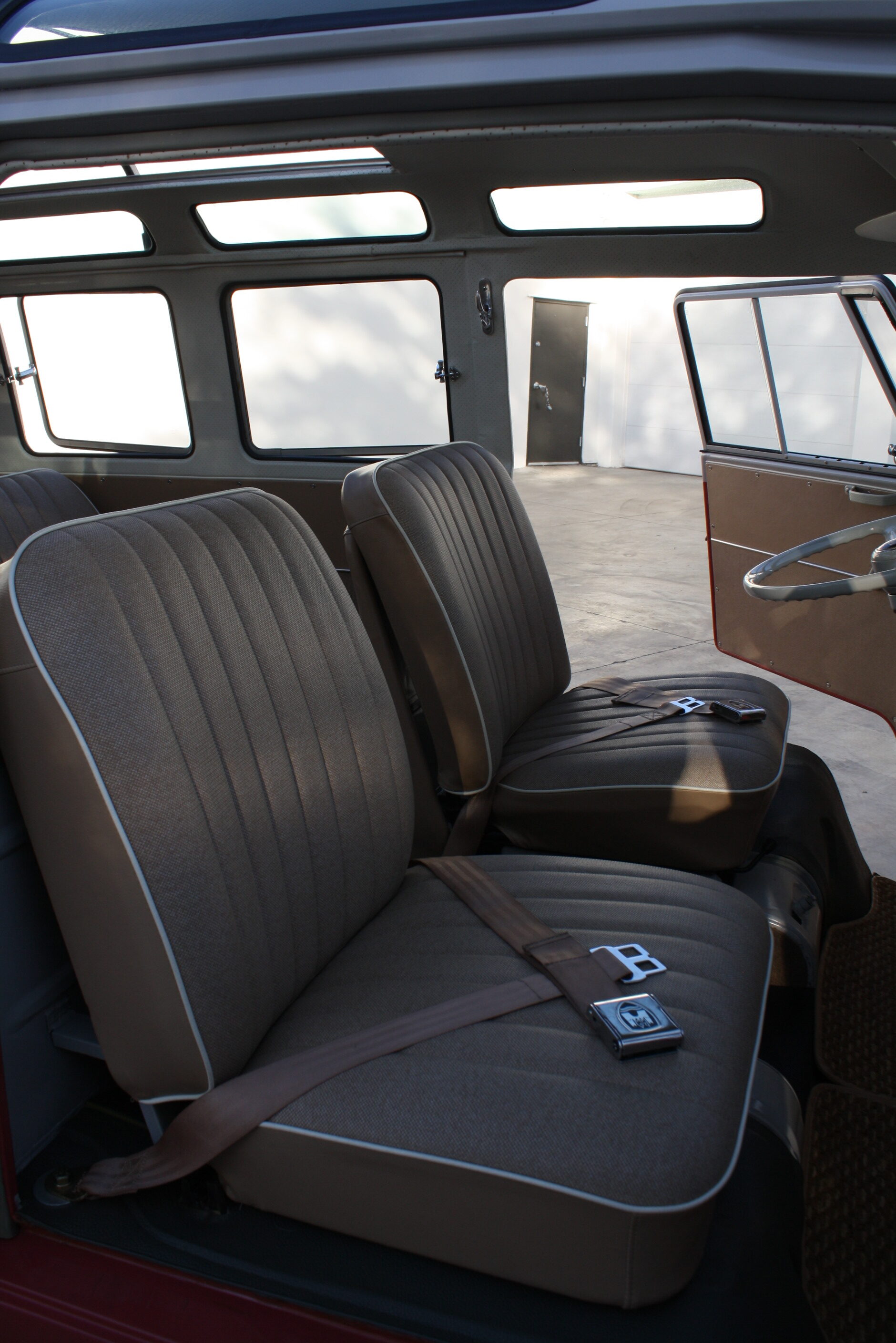 1967 Volkswagen 21 Window Deluxe Samba Bus