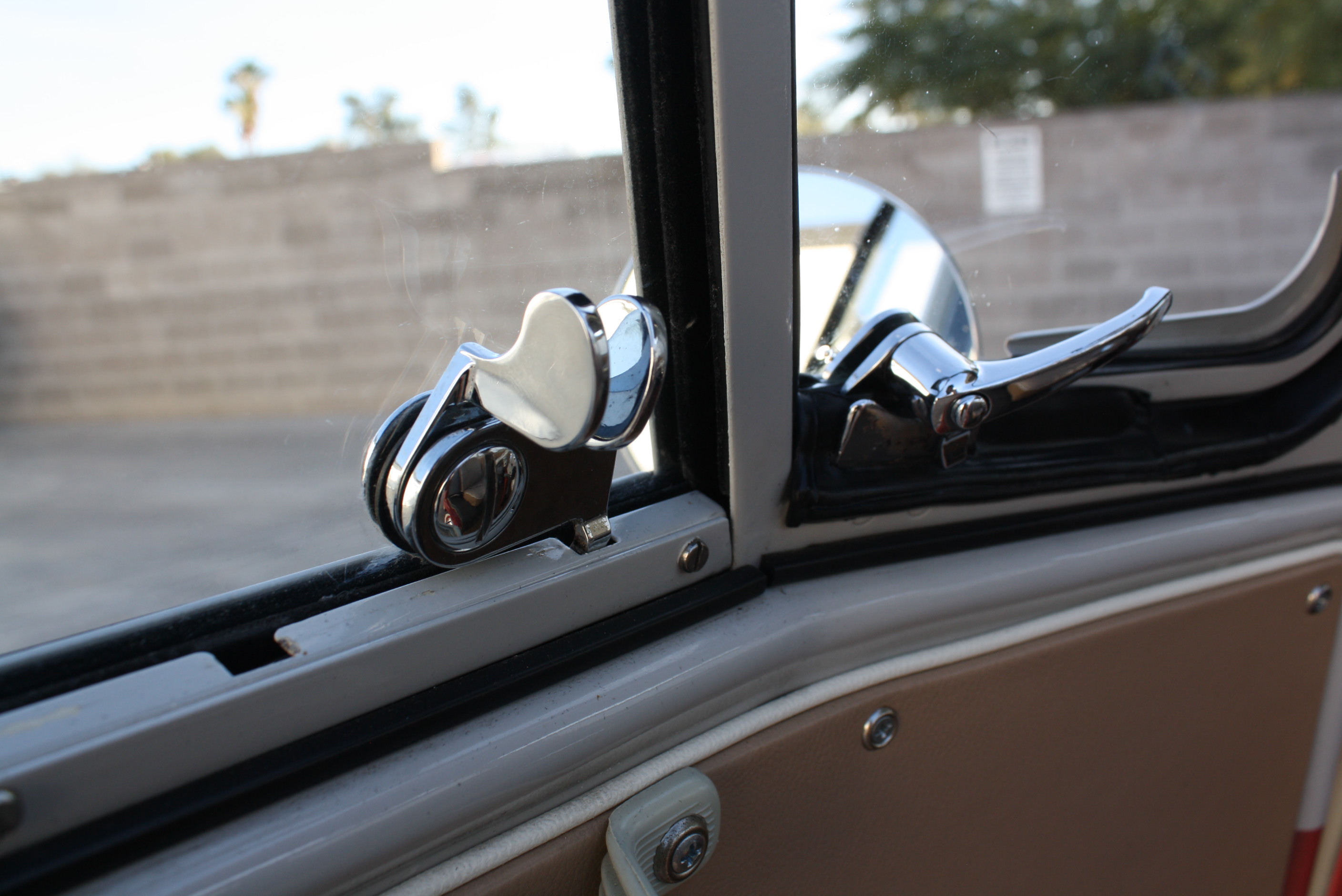 1967 Volkswagen 21 Window Deluxe Samba Bus