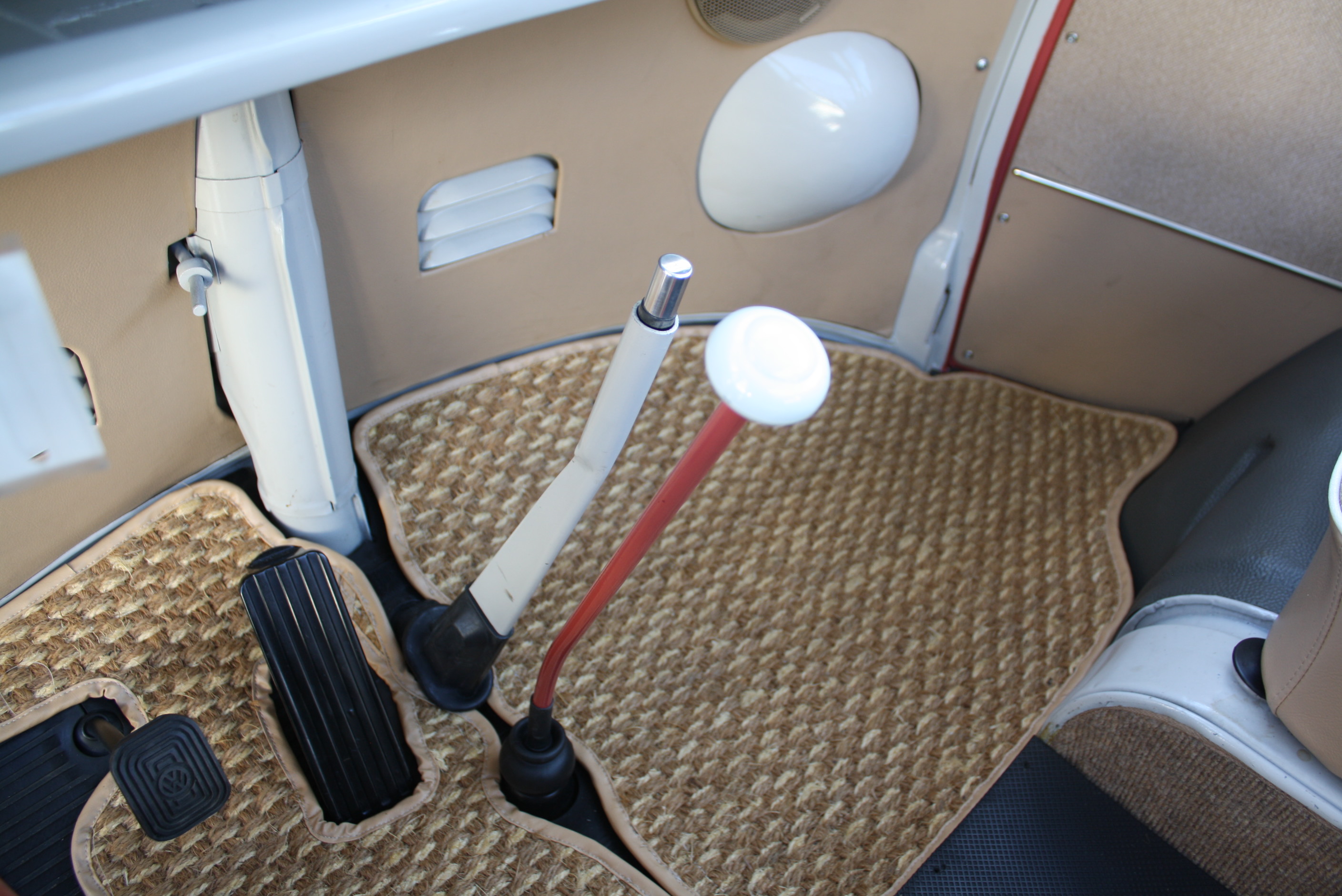 1967 Volkswagen 21 Window Deluxe Samba Bus