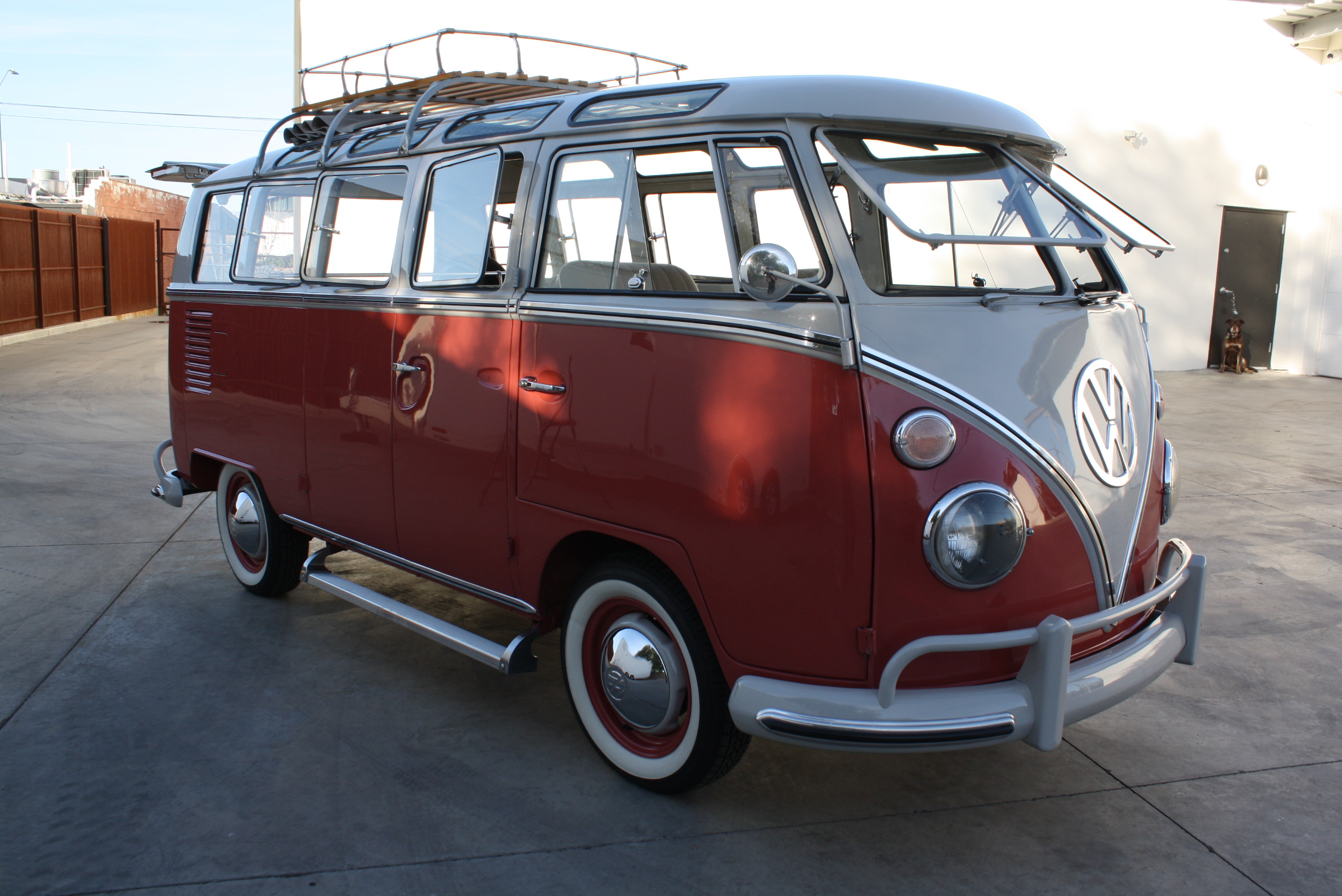 1967 Volkswagen 21 Window Deluxe Samba Bus