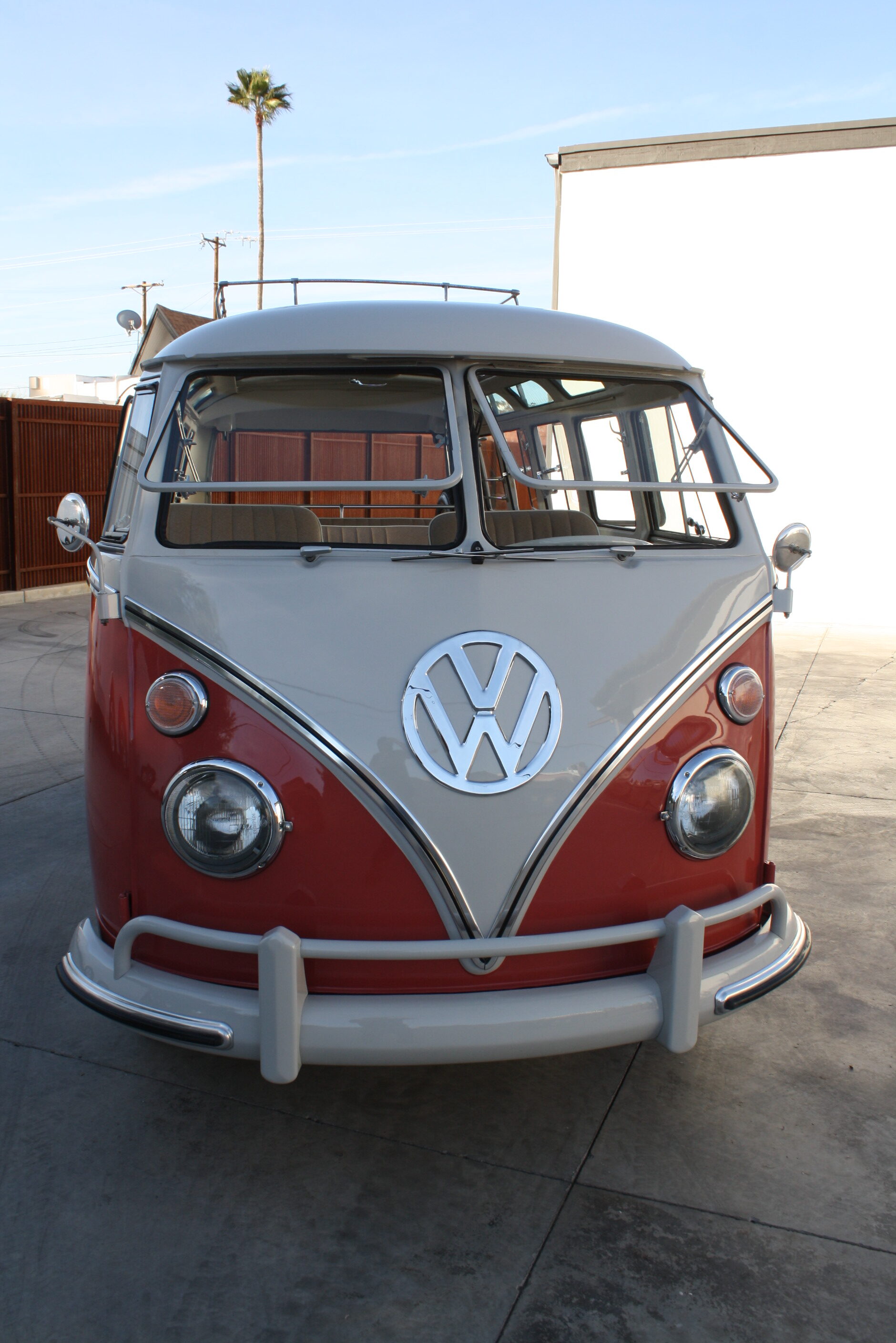 1967 Volkswagen 21 Window Deluxe Samba Bus