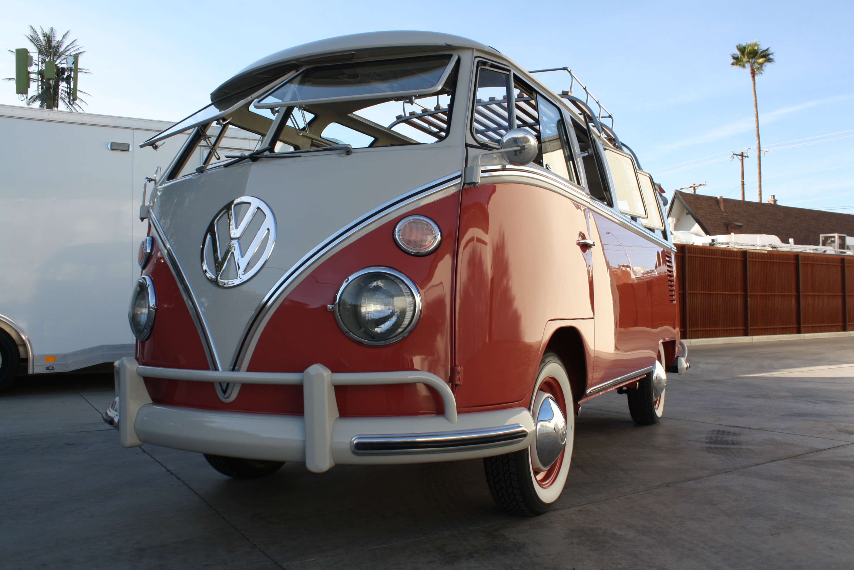 1967 Volkswagen 21 Window Deluxe Samba Bus