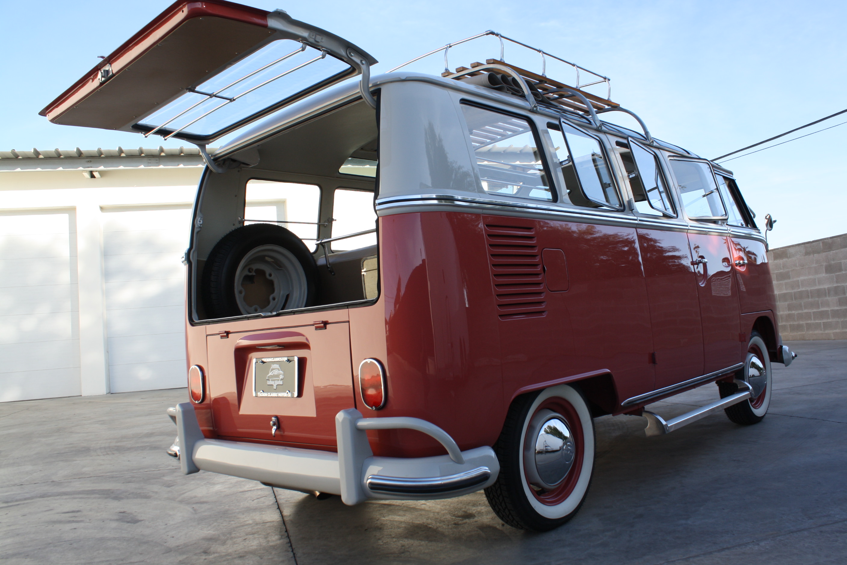 1967 Volkswagen 21 Window Deluxe Samba Bus