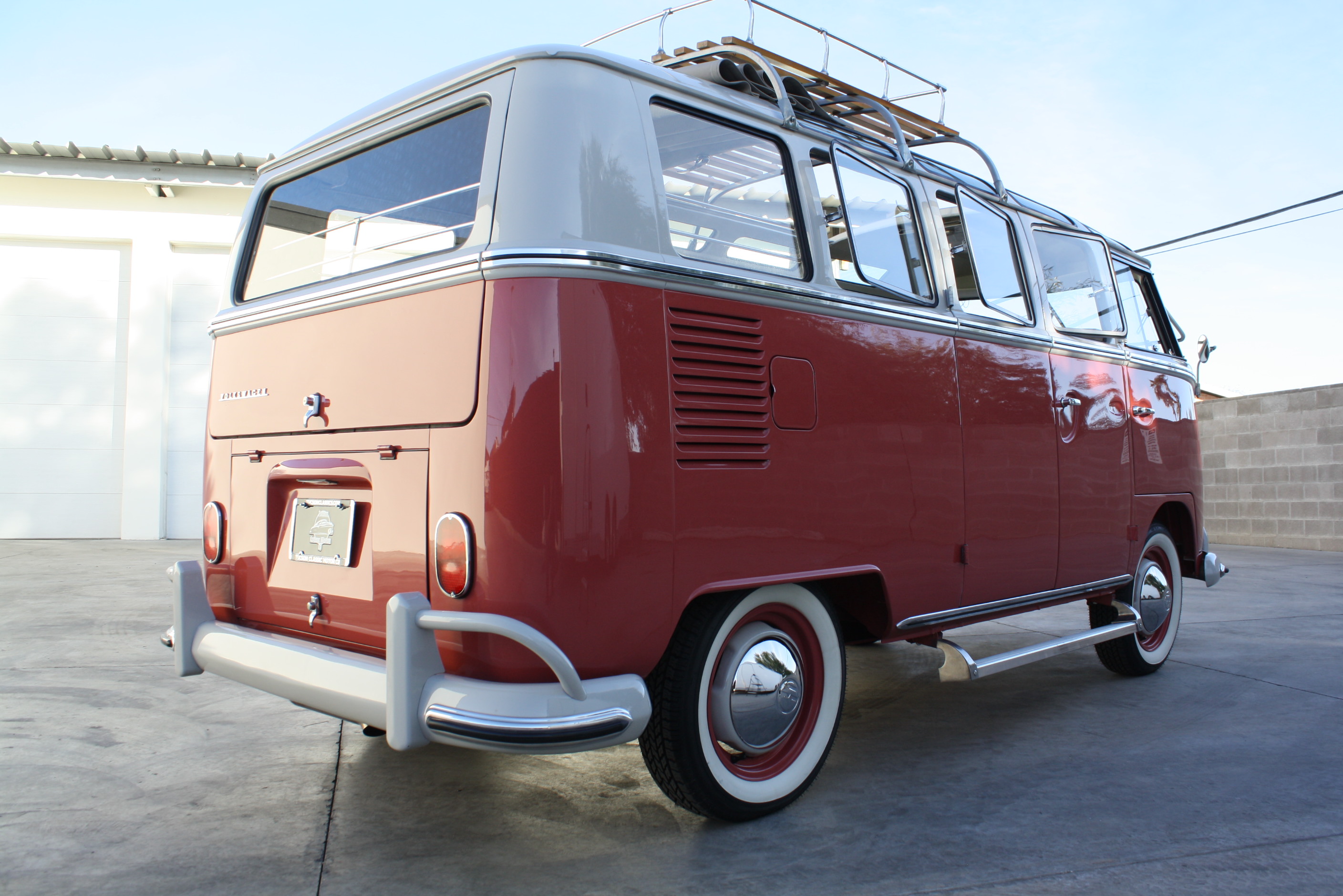 1967 Volkswagen 21 Window Deluxe Samba Bus