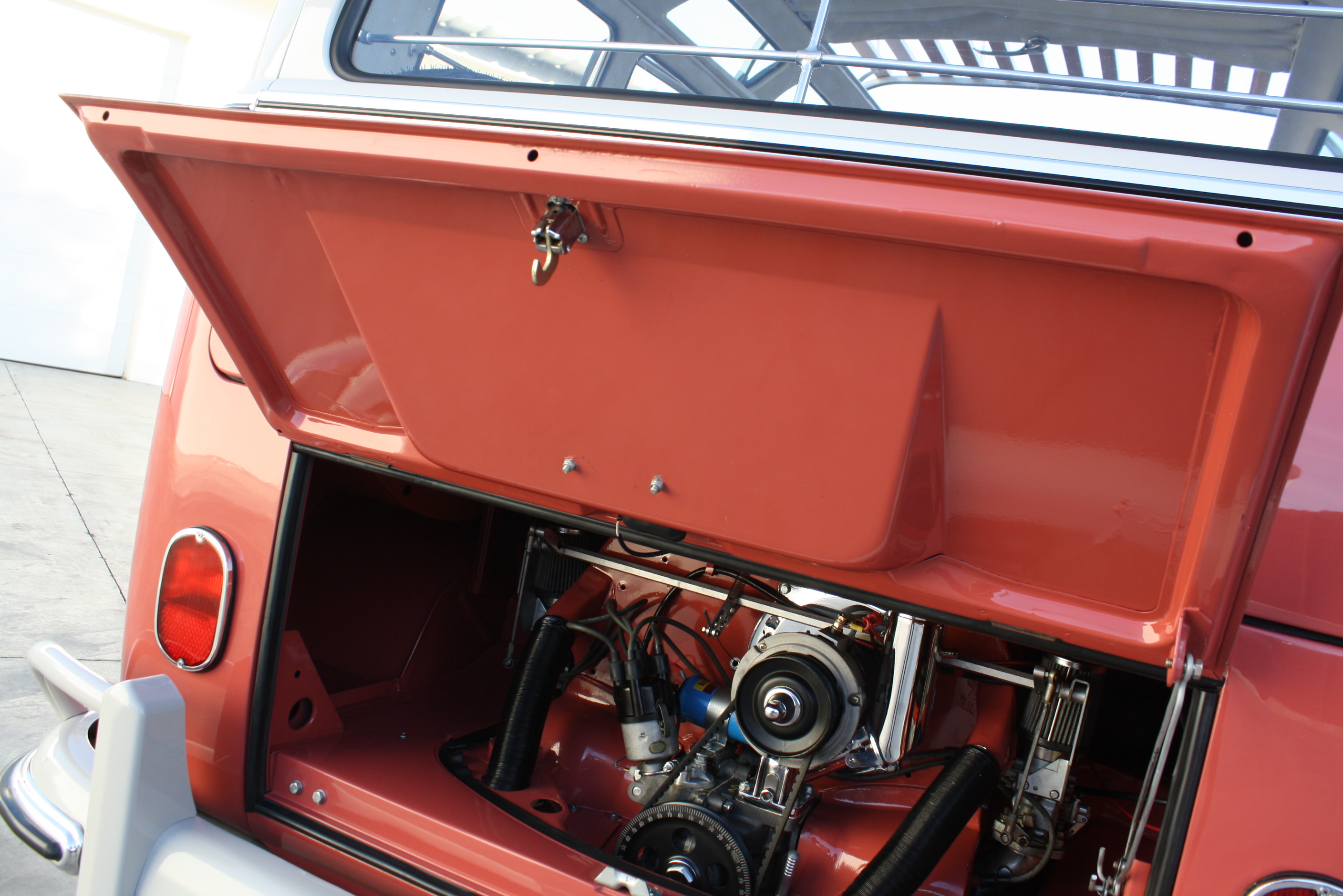 1967 Volkswagen 21 Window Deluxe Samba Bus