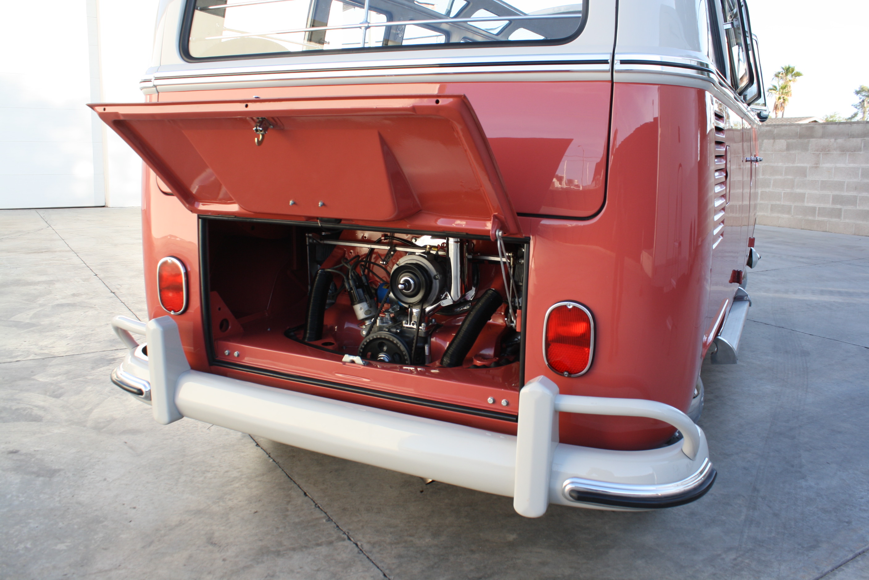 1967 Volkswagen 21 Window Deluxe Samba Bus