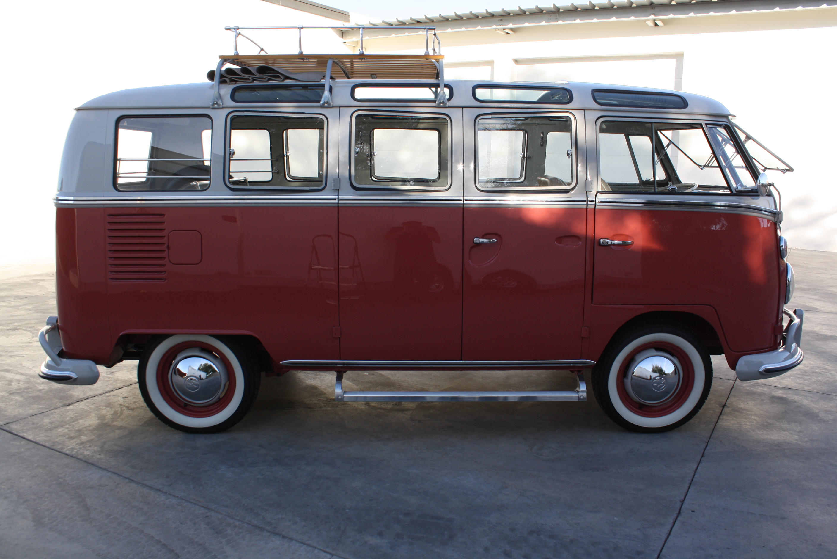 1967 Volkswagen 21 Window Deluxe Samba Bus