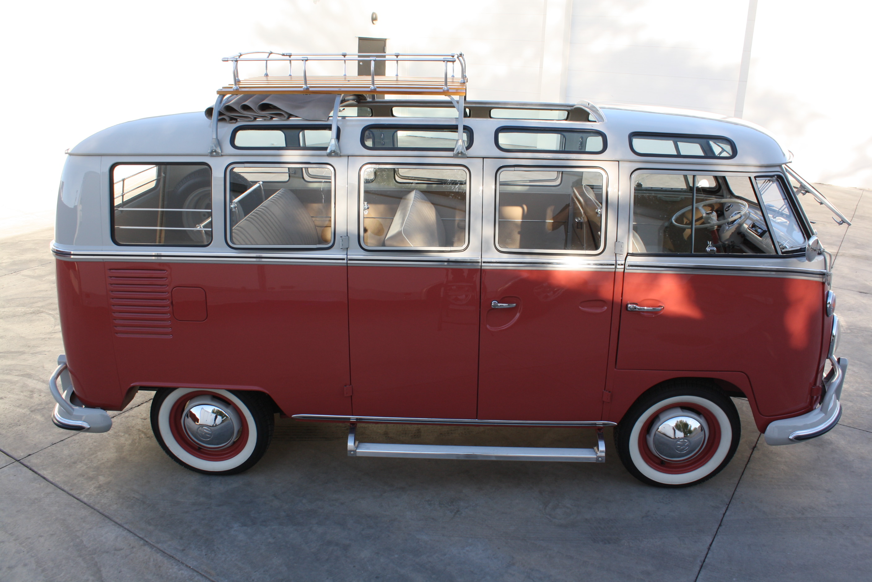 1967 Volkswagen 21 Window Deluxe Samba Bus