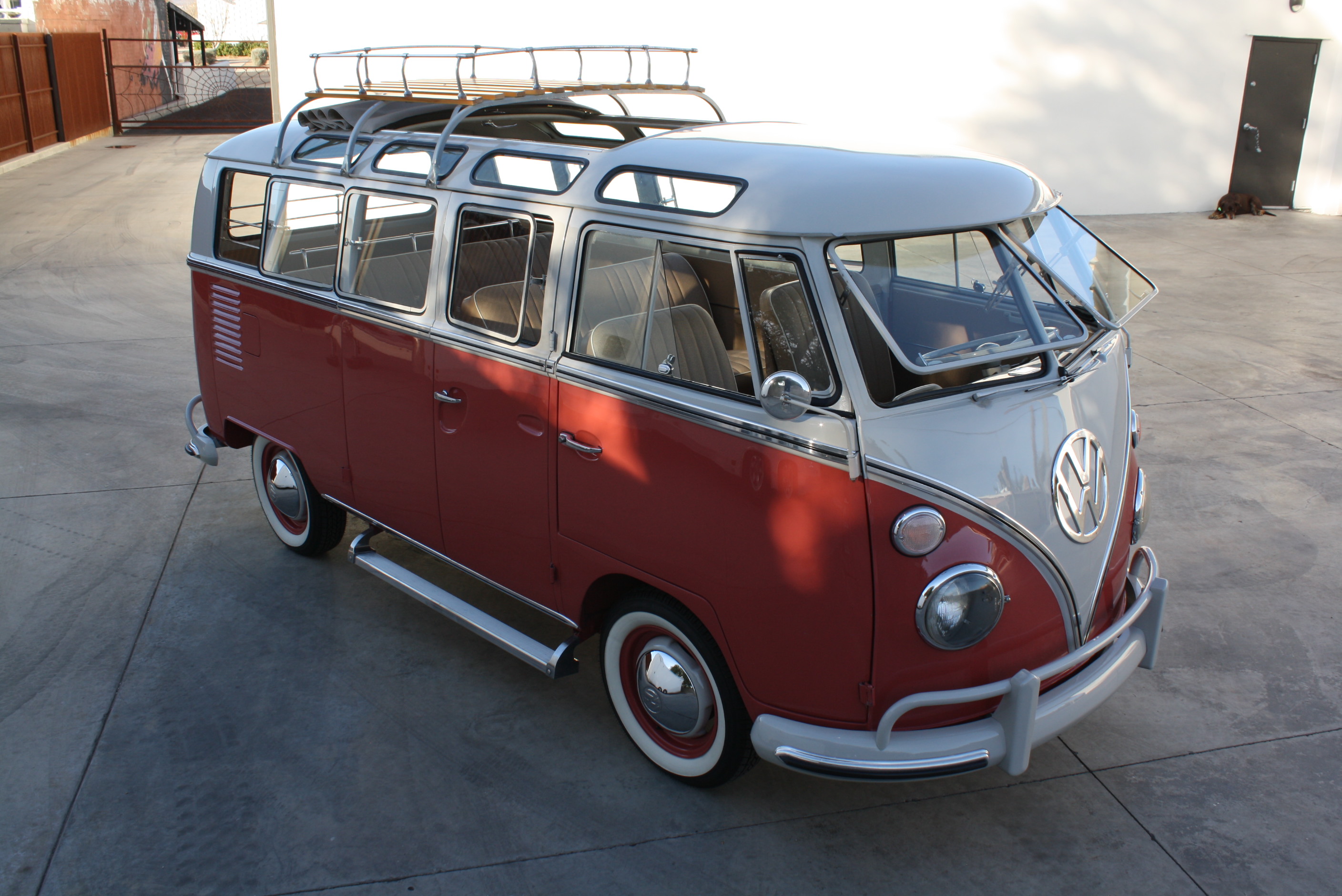 1967 Volkswagen 21 Window Deluxe Samba Bus
