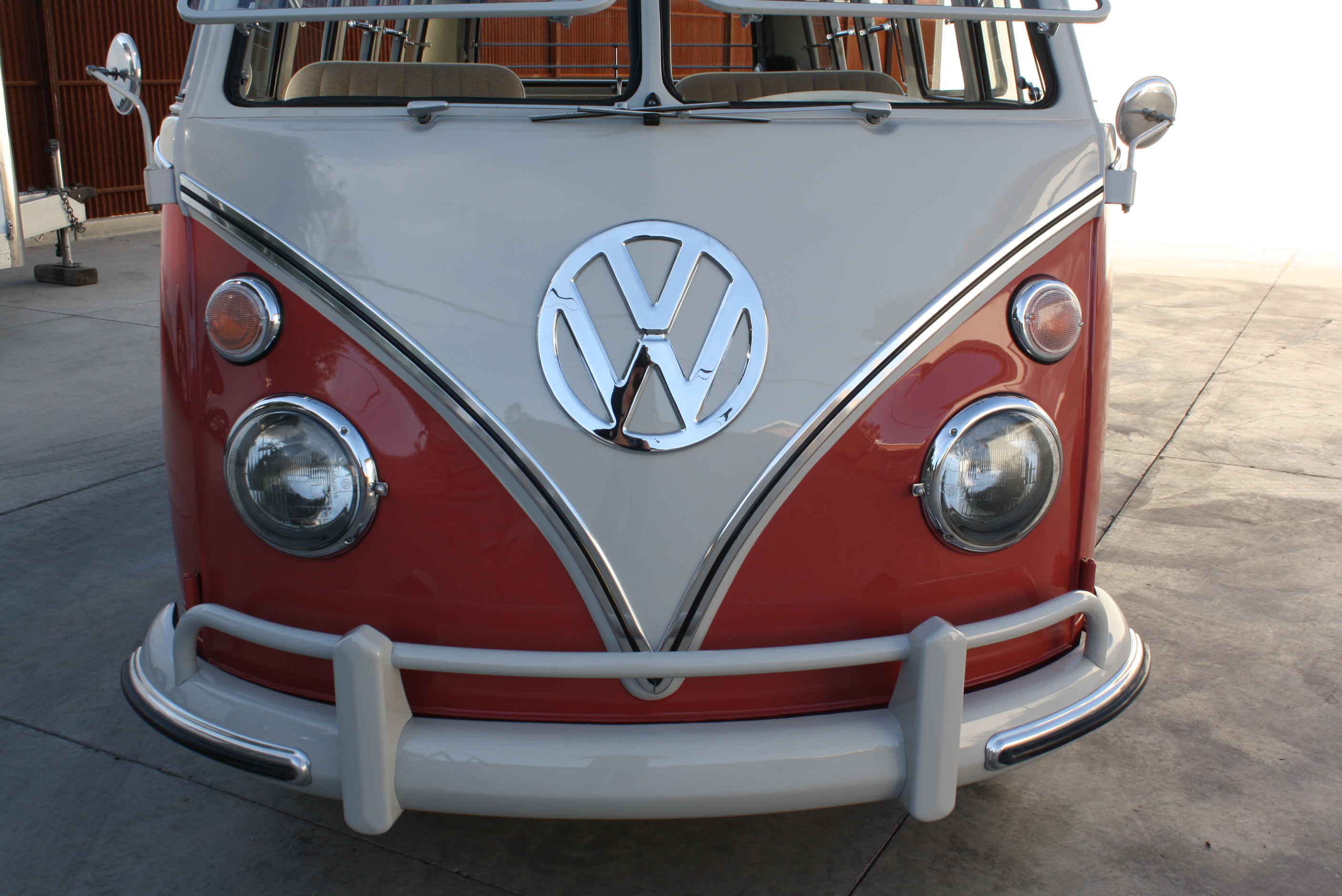 1967 Volkswagen 21 Window Deluxe Samba Bus