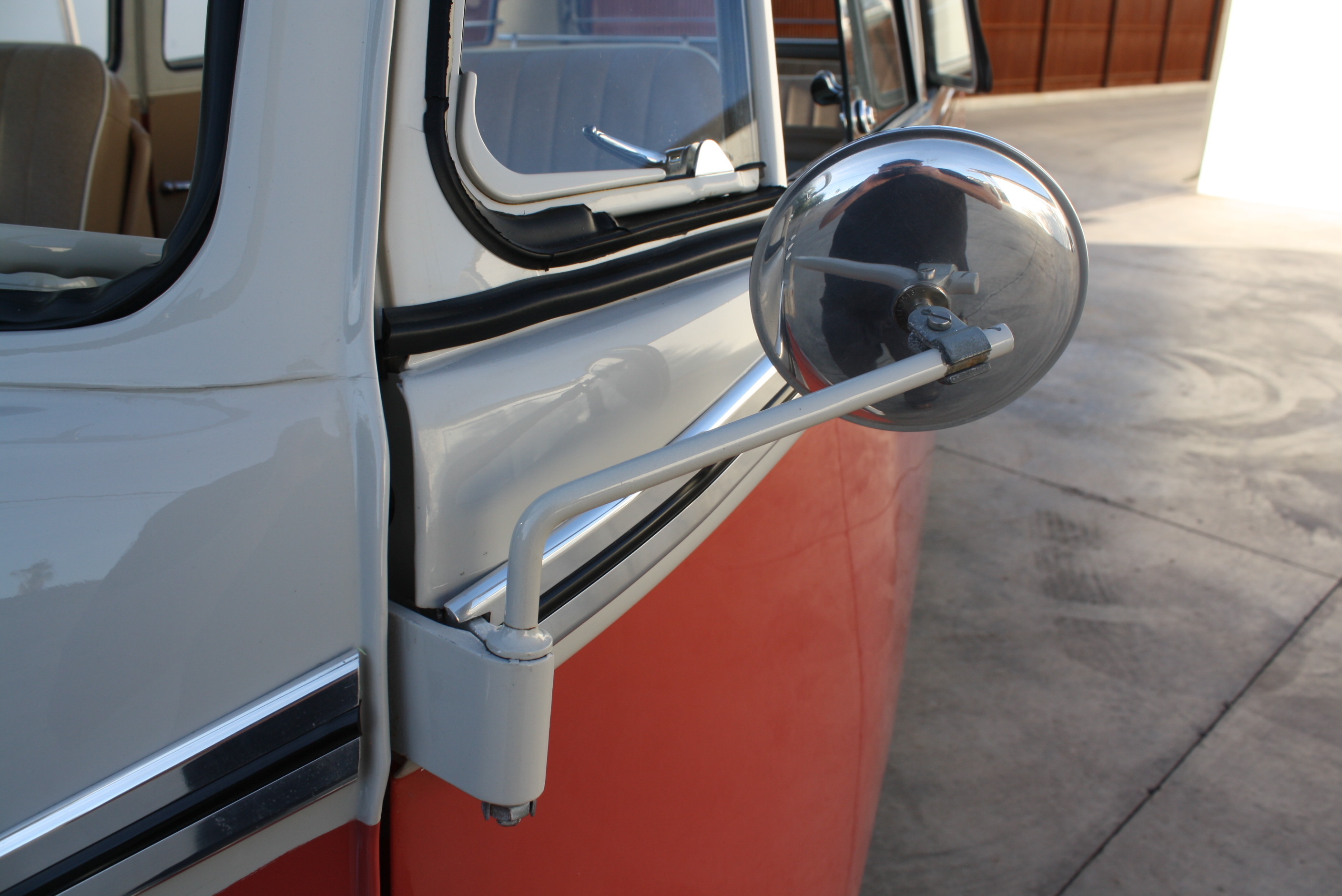 1967 Volkswagen 21 Window Deluxe Samba Bus