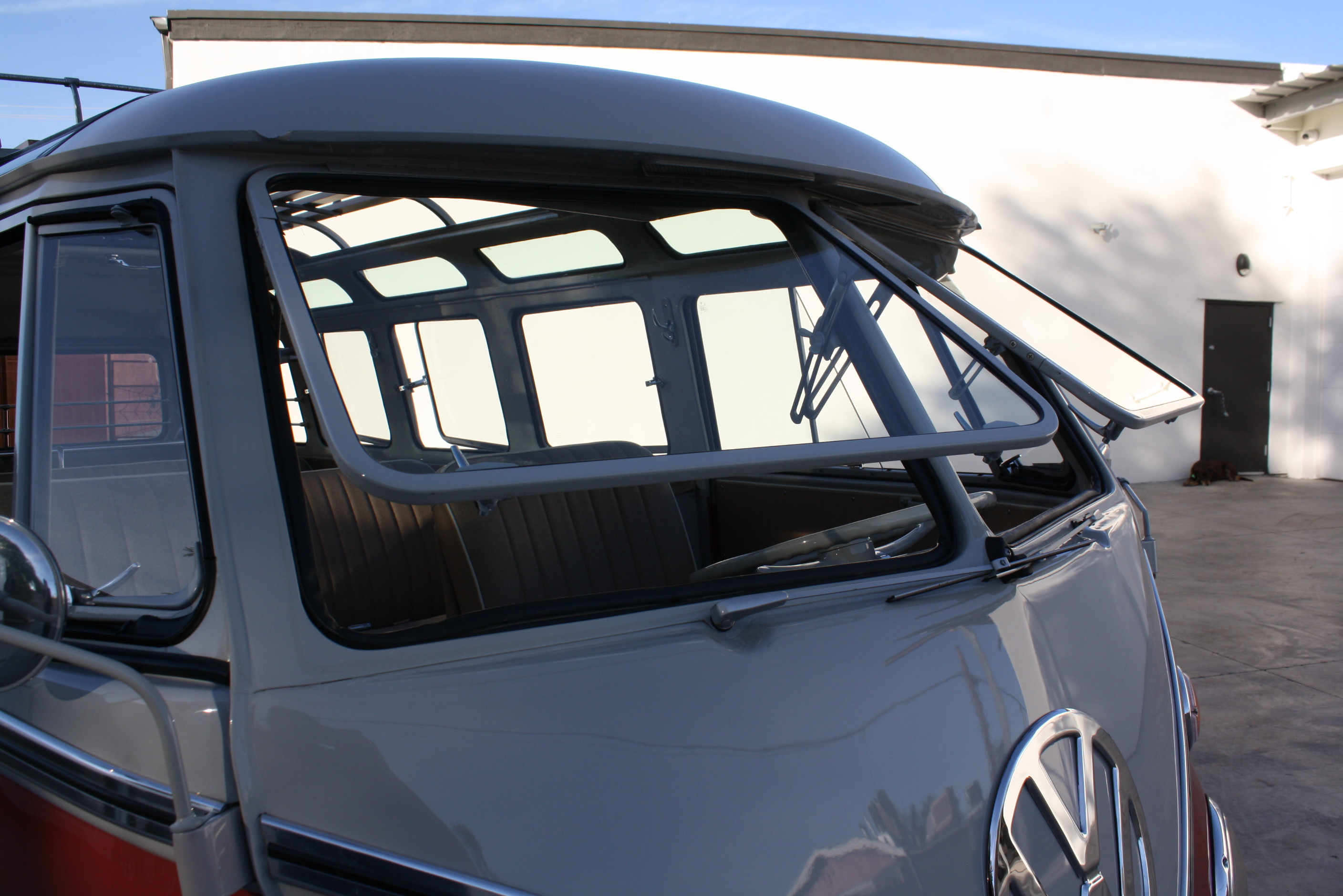 1967 Volkswagen 21 Window Deluxe Samba Bus