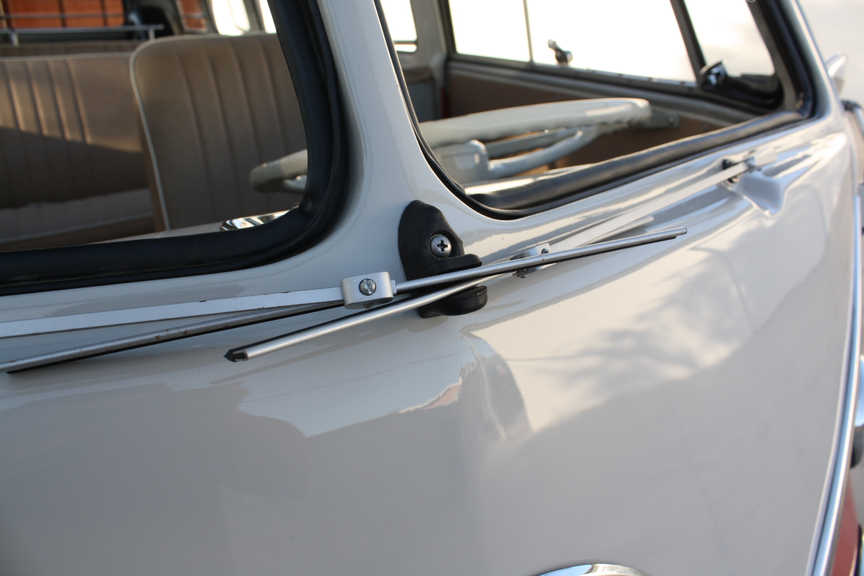1967 Volkswagen 21 Window Deluxe Samba Bus