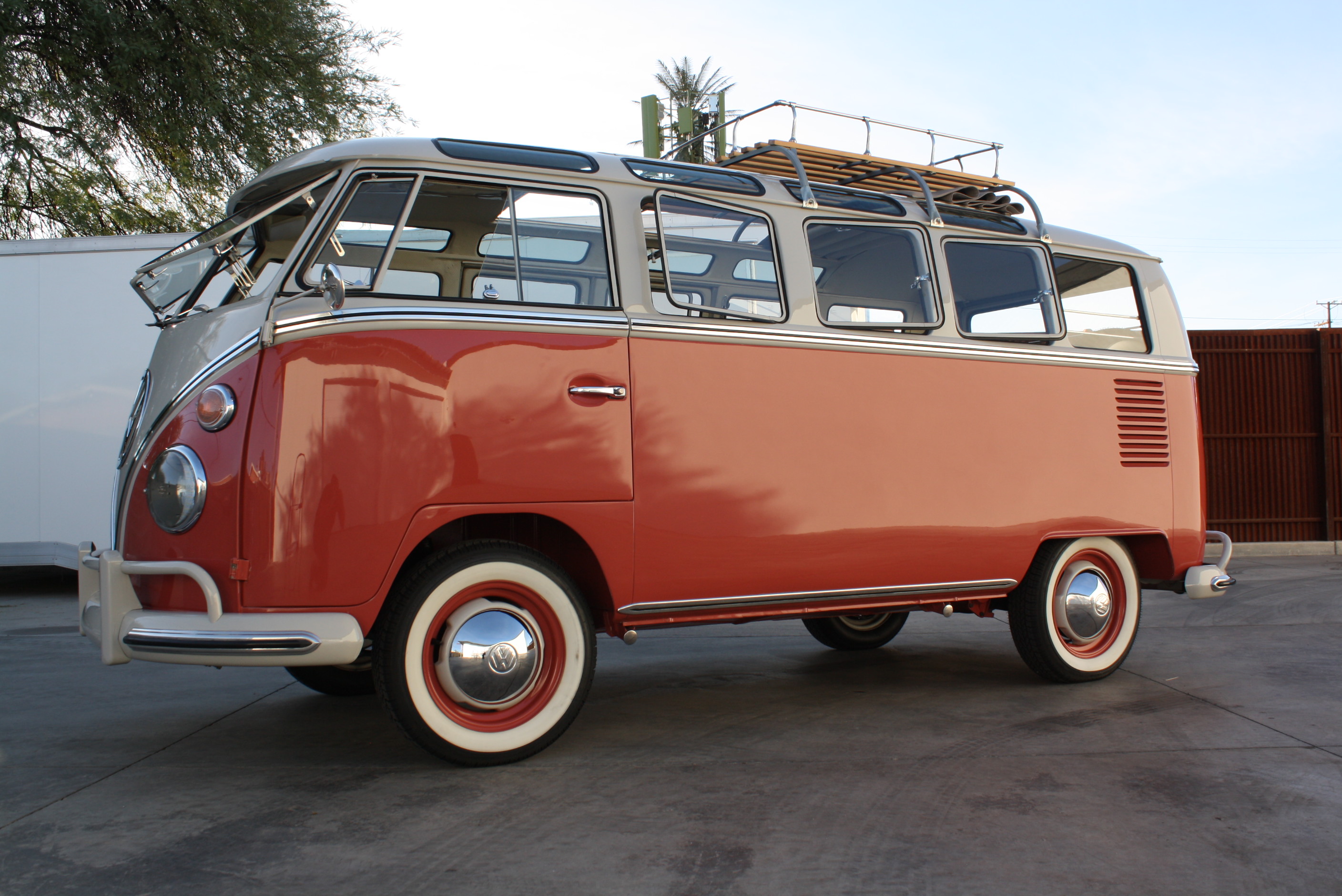 1967 Volkswagen 21 Window Deluxe Samba Bus