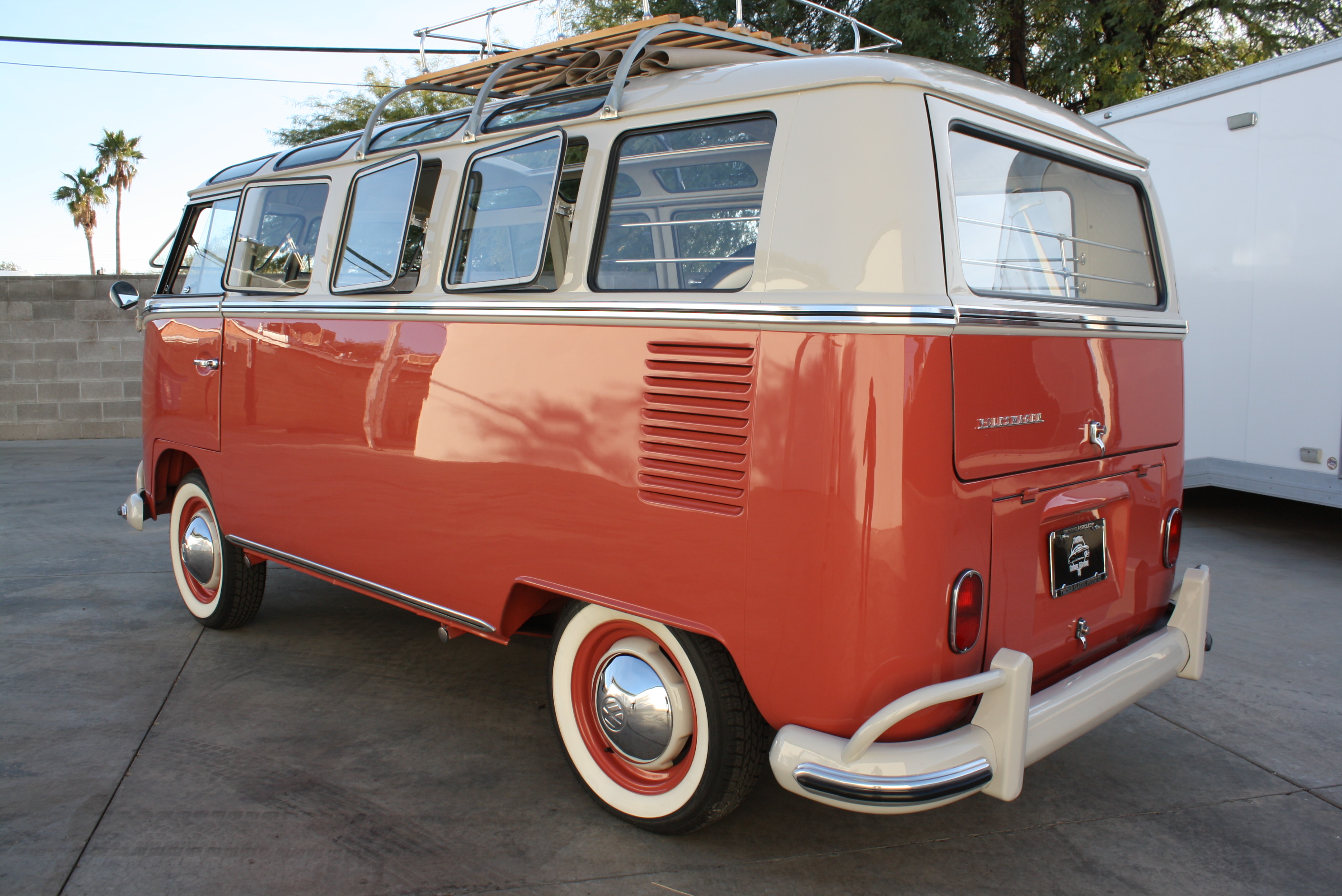 1967 Volkswagen 21 Window Deluxe Samba Bus