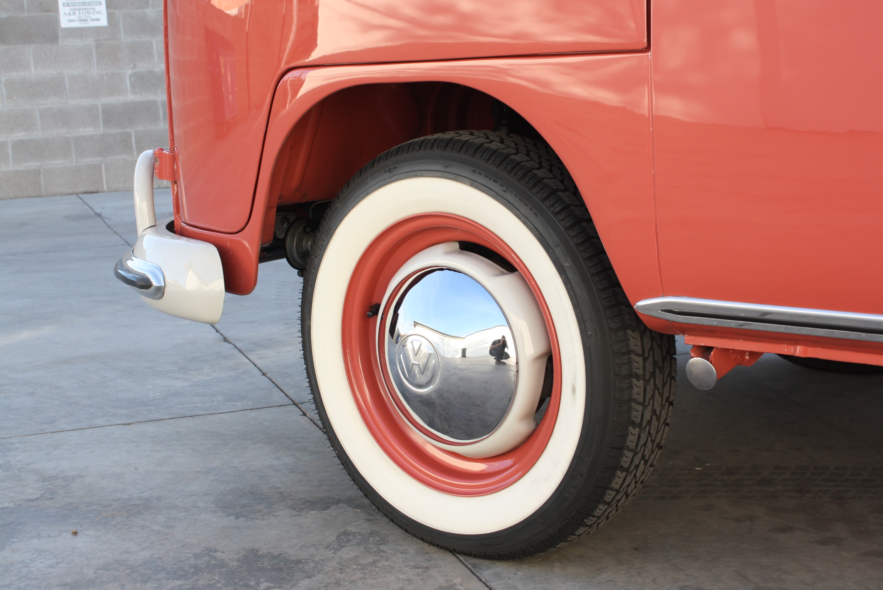 1967 Volkswagen 21 Window Deluxe Samba Bus