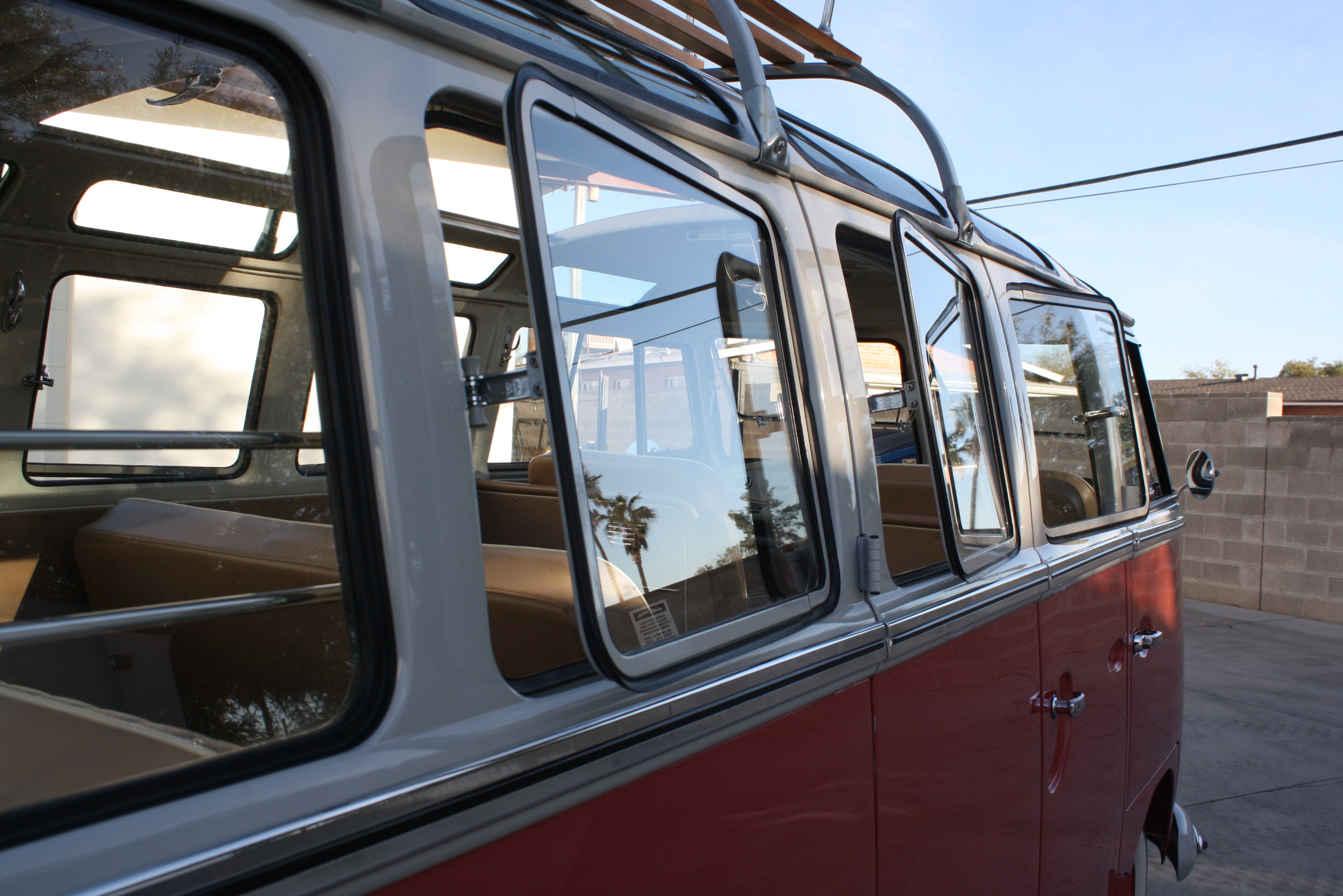1967 Volkswagen 21 Window Deluxe Samba Bus