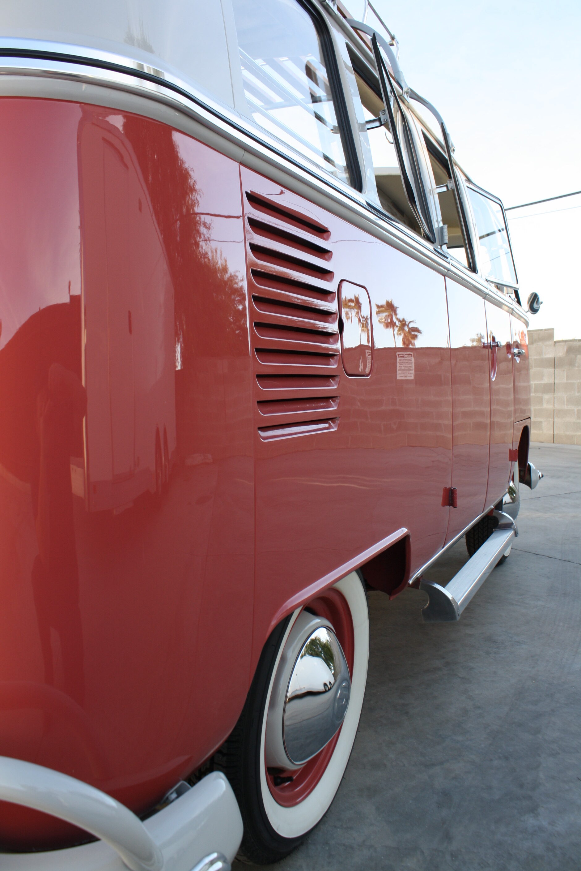1967 Volkswagen 21 Window Deluxe Samba Bus