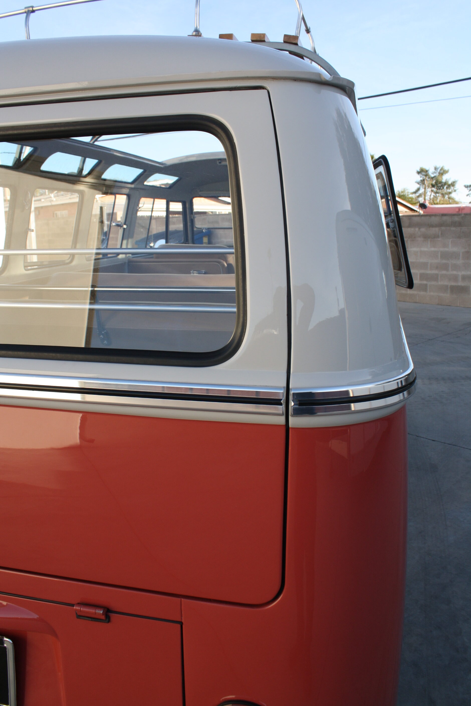 1967 Volkswagen 21 Window Deluxe Samba Bus