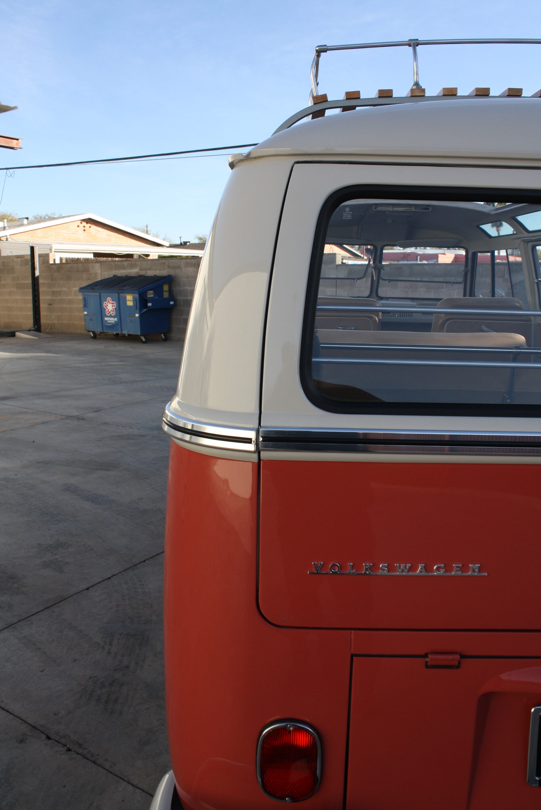 1967 Volkswagen 21 Window Deluxe Samba Bus