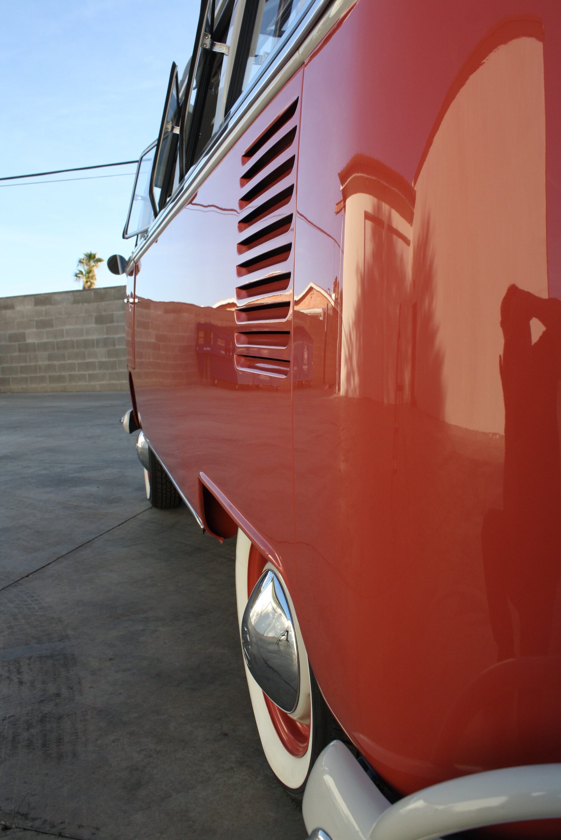 1967 Volkswagen 21 Window Deluxe Samba Bus