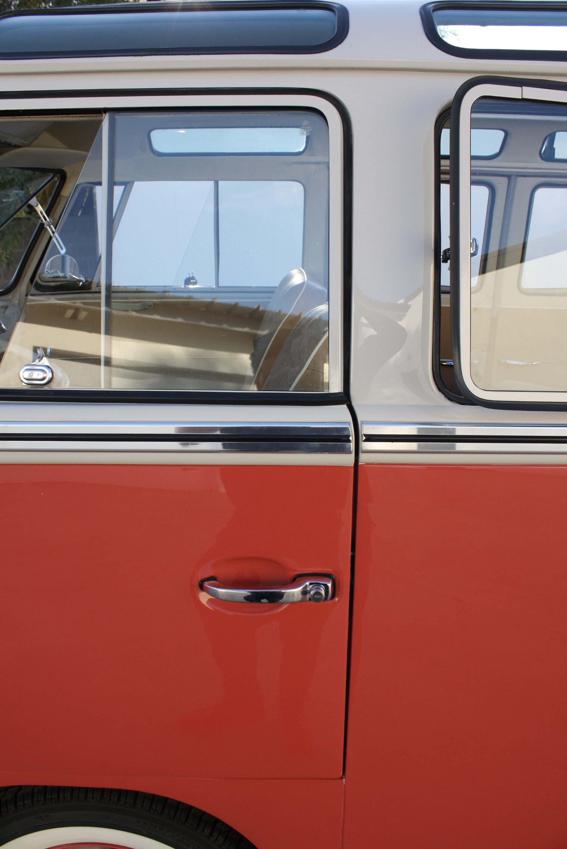 1967 Volkswagen 21 Window Deluxe Samba Bus
