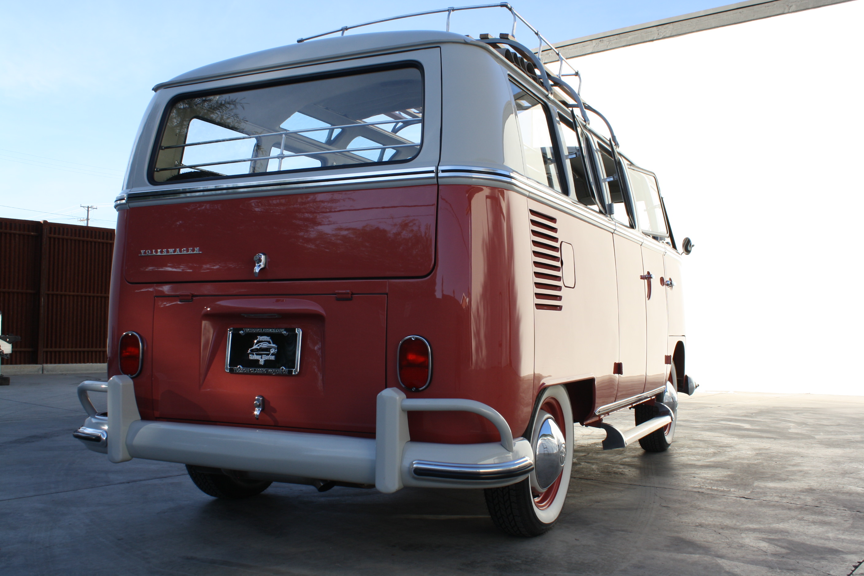 1967 Volkswagen 21 Window Deluxe Samba Bus