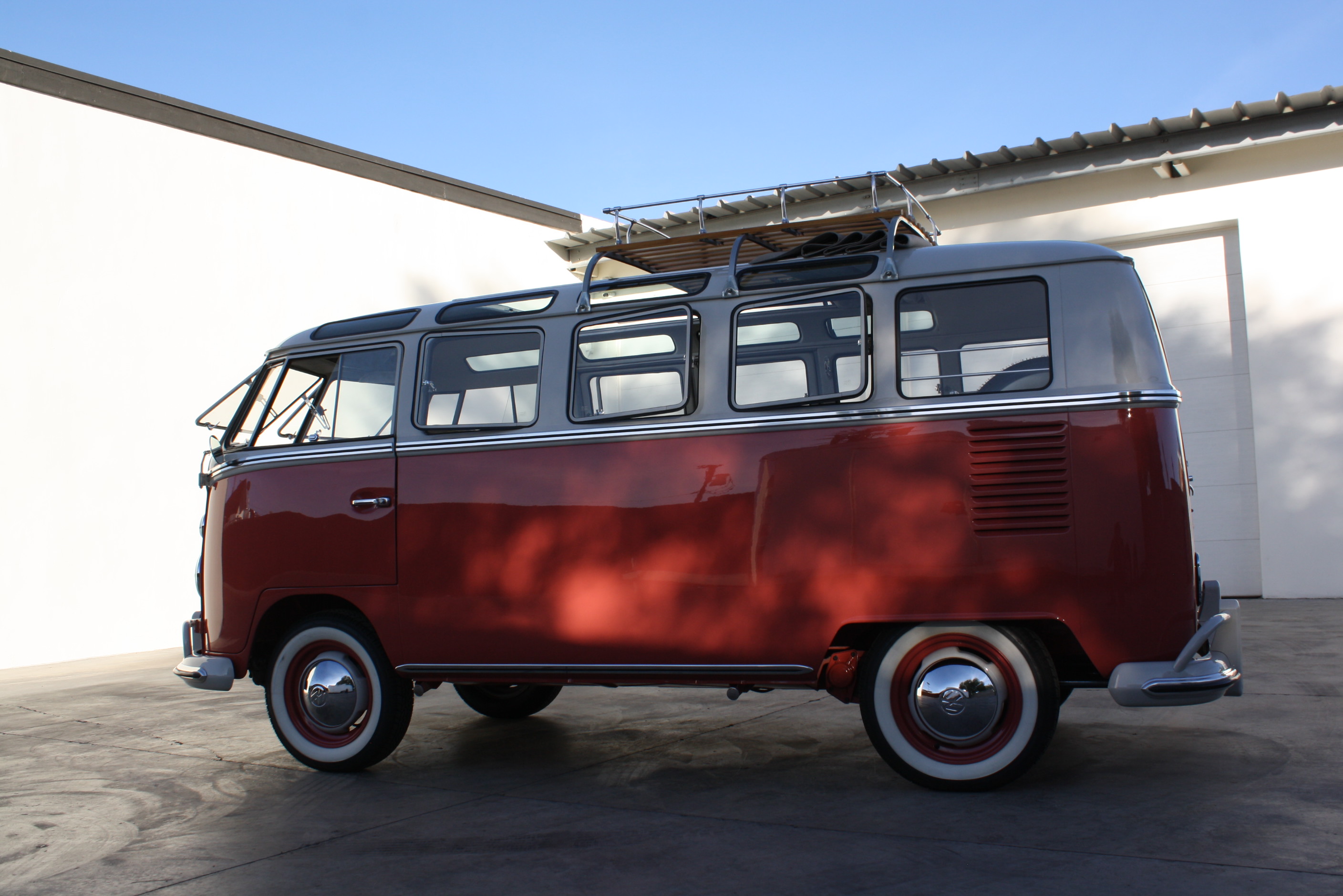 1967 Volkswagen 21 Window Deluxe Samba Bus