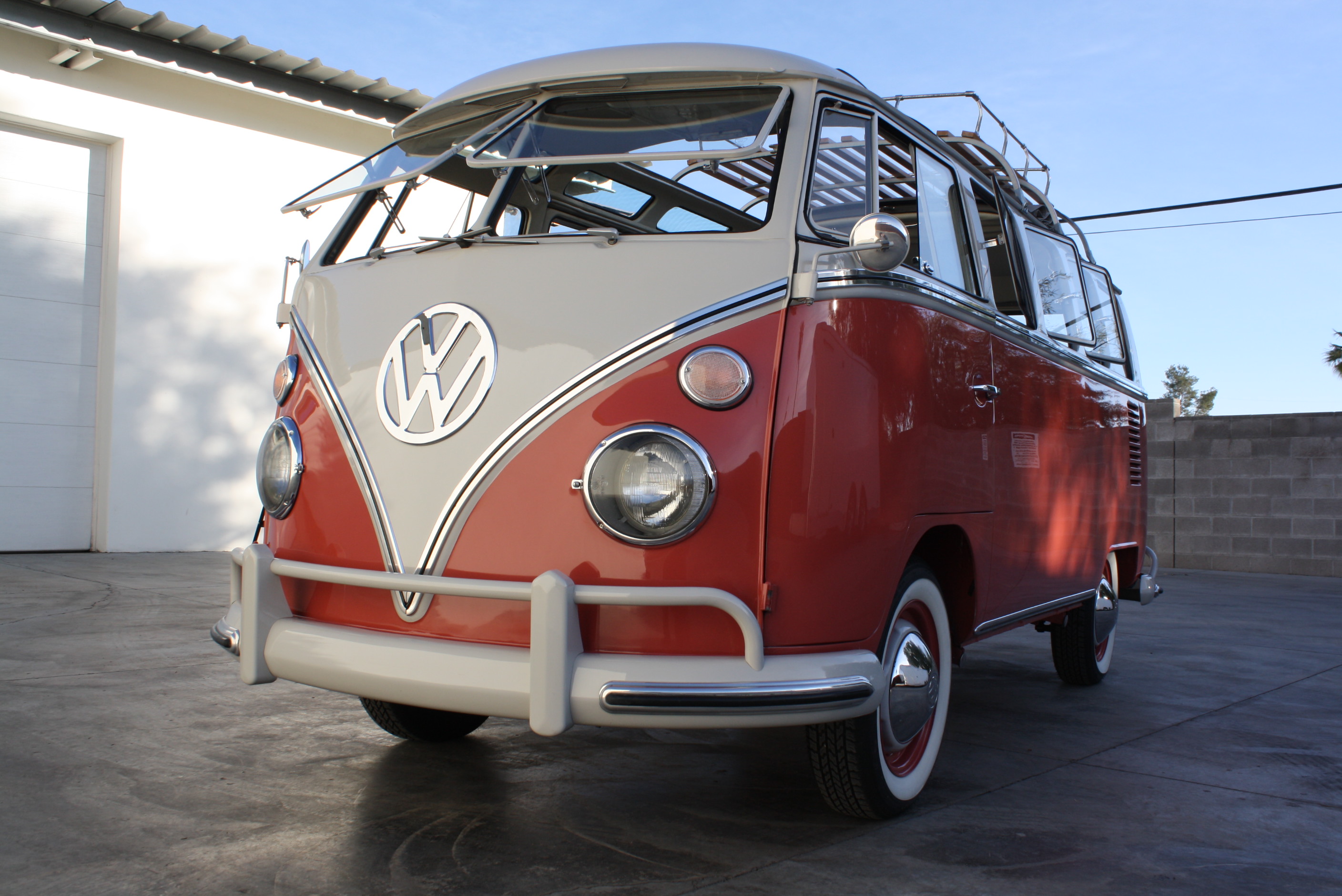1967 Volkswagen 21 Window Deluxe Samba Bus