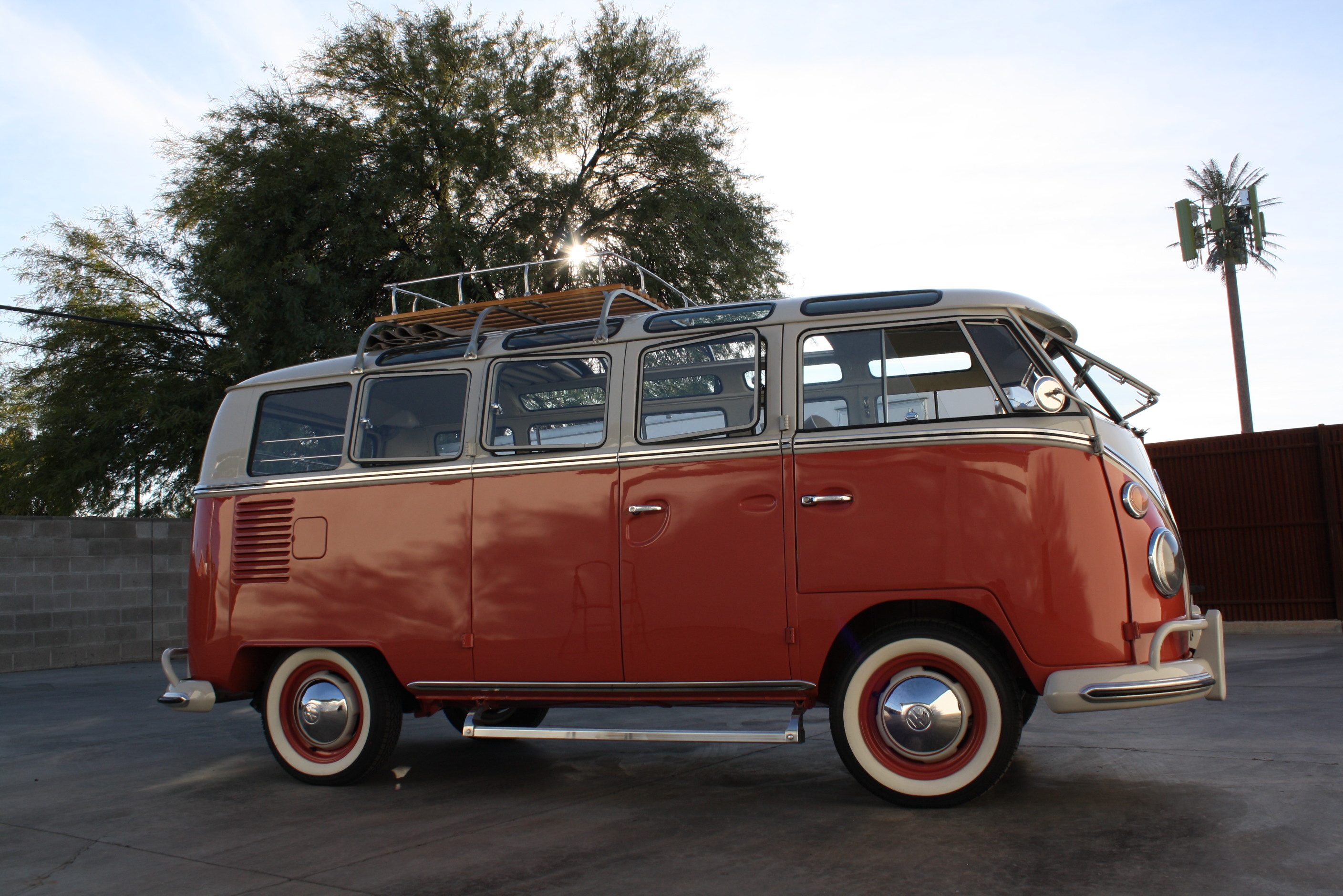 1967 Volkswagen 21 Window Deluxe Samba Bus
