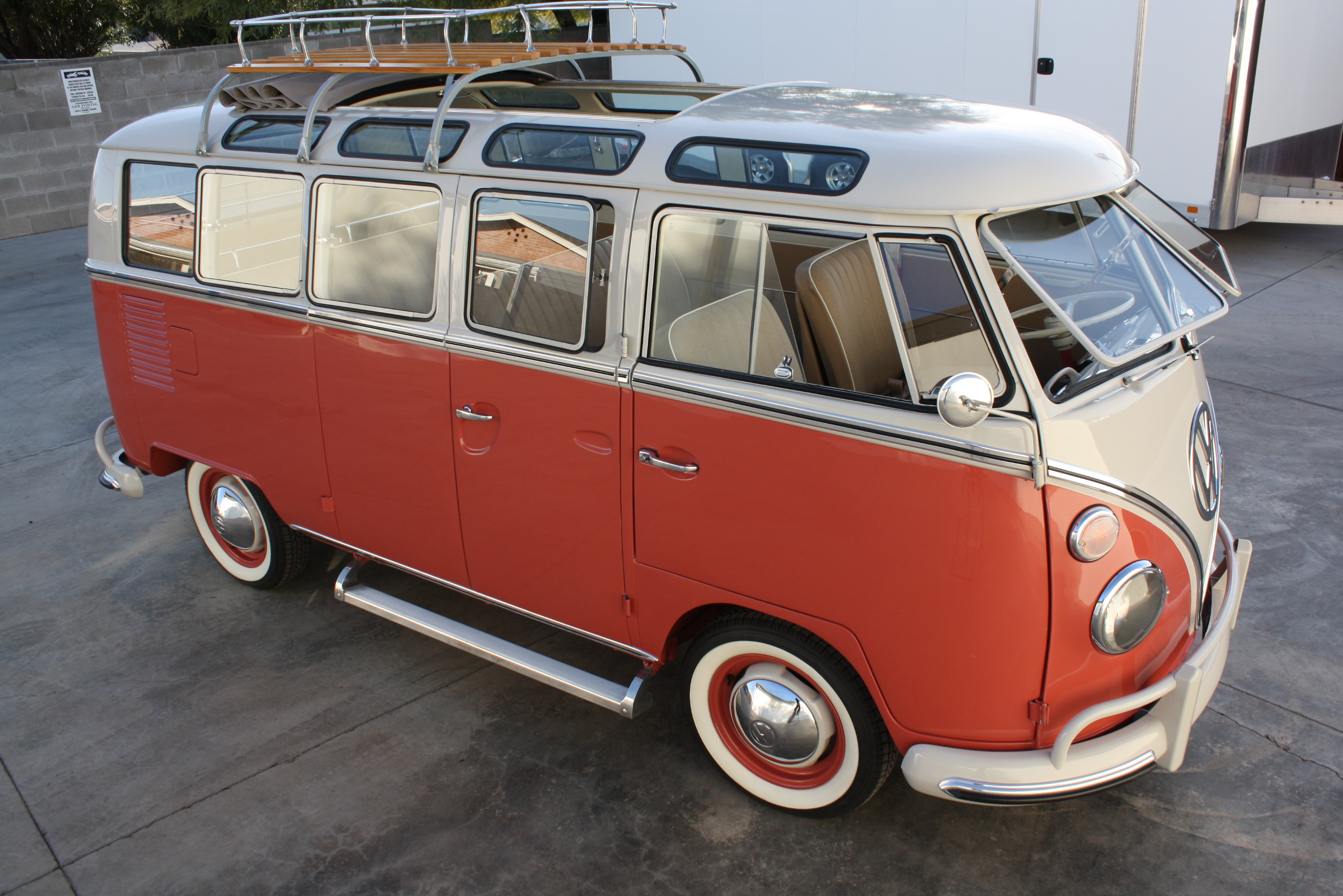 1967 Volkswagen 21 Window Deluxe Samba Bus