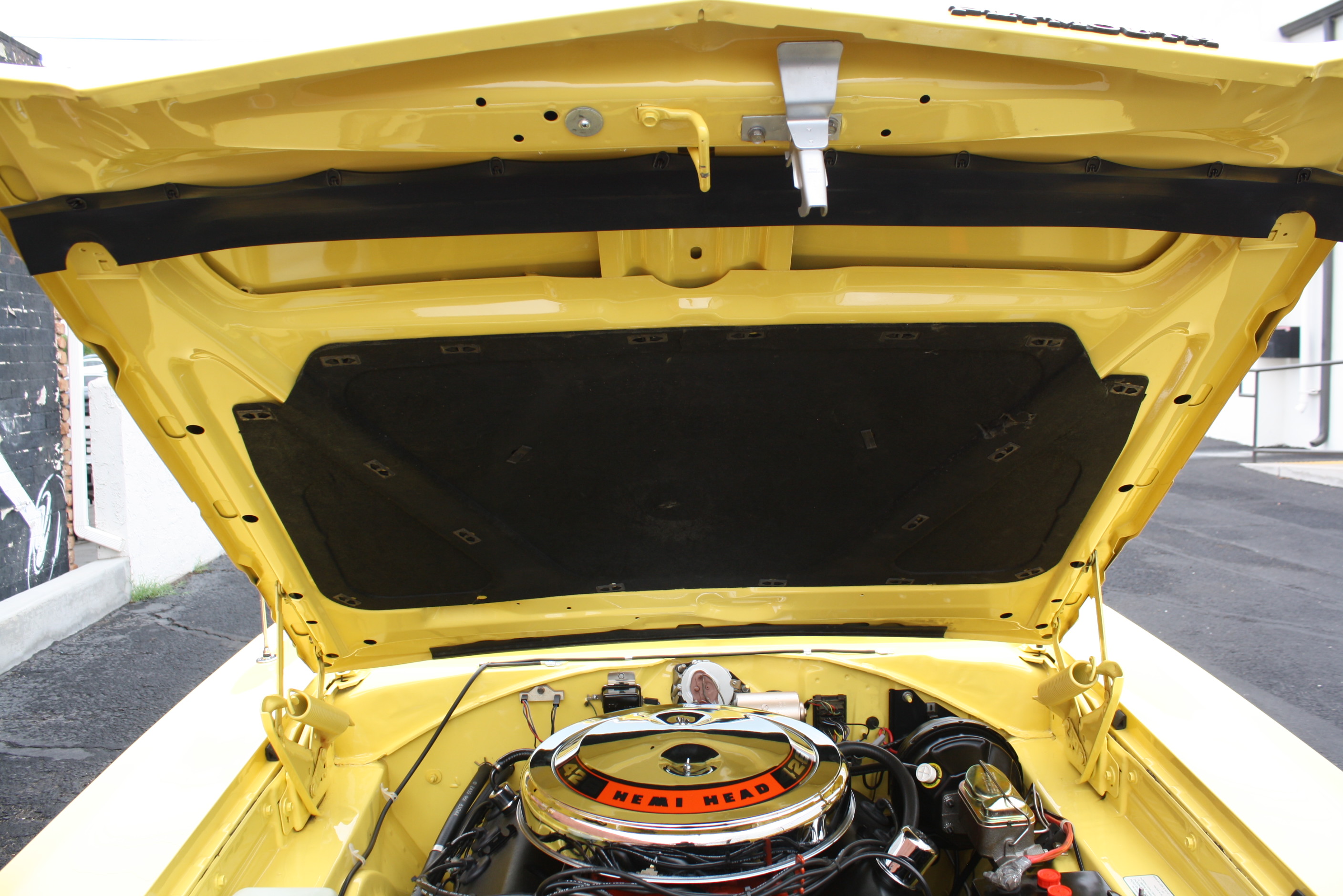 1968 Plymouth Hemi Roadrunner