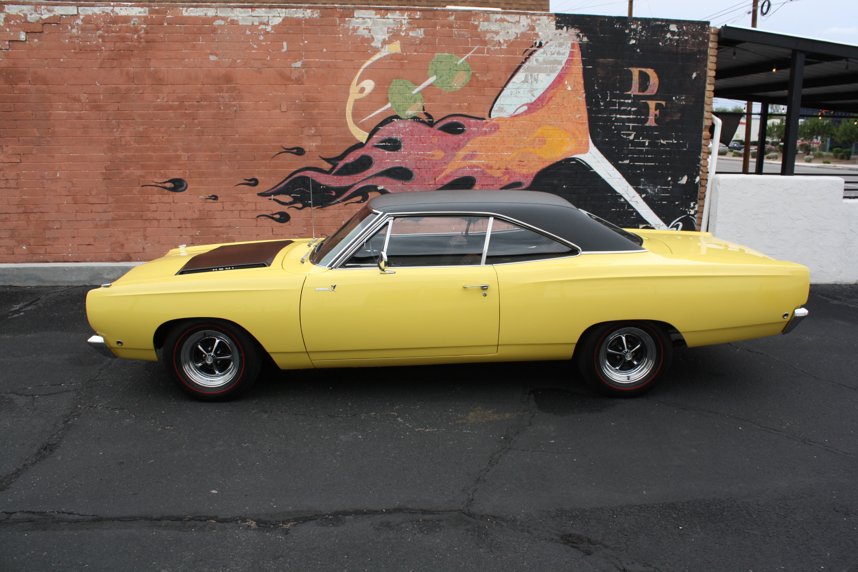 1968 Plymouth Hemi Roadrunner