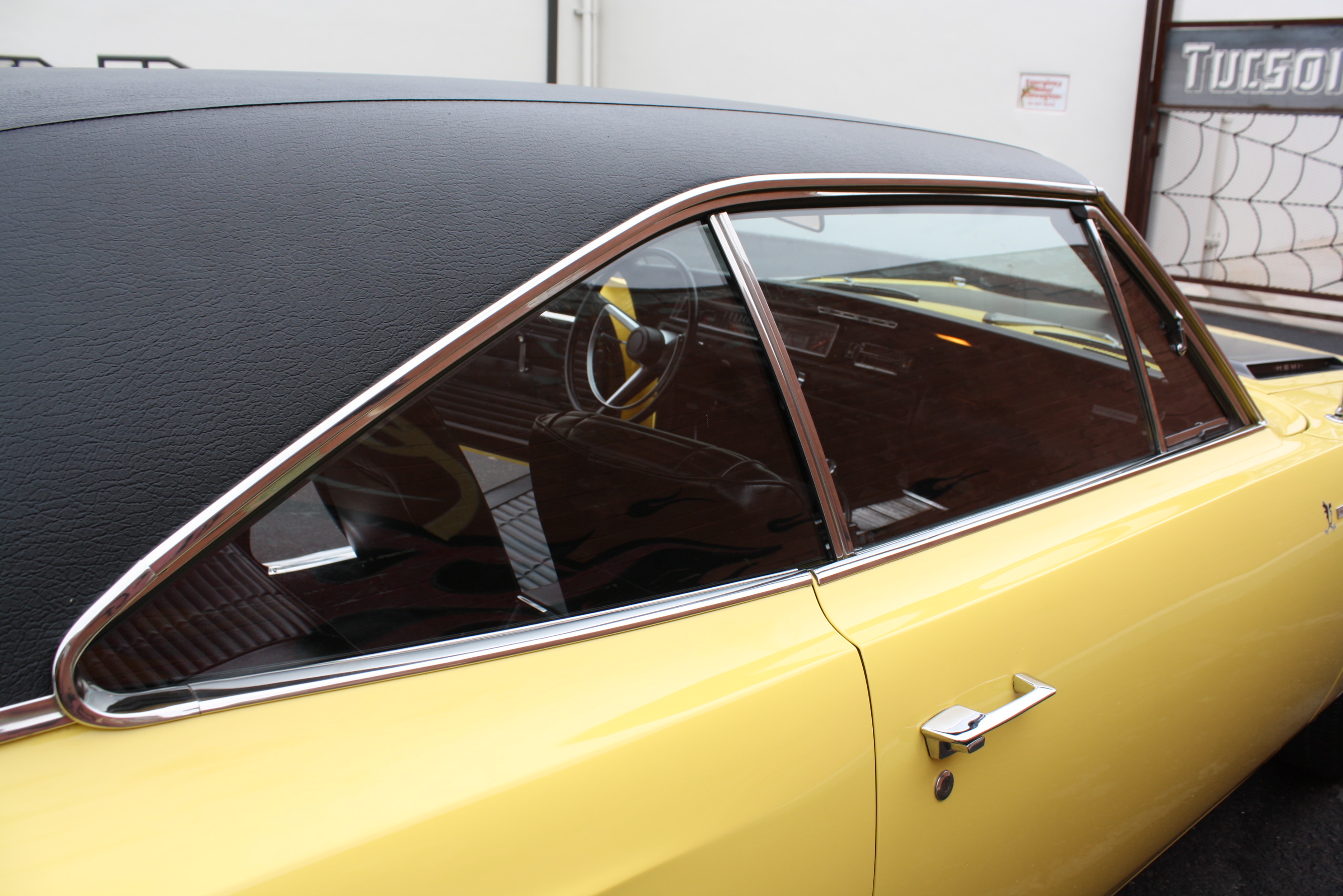 1968 Plymouth Hemi Roadrunner
