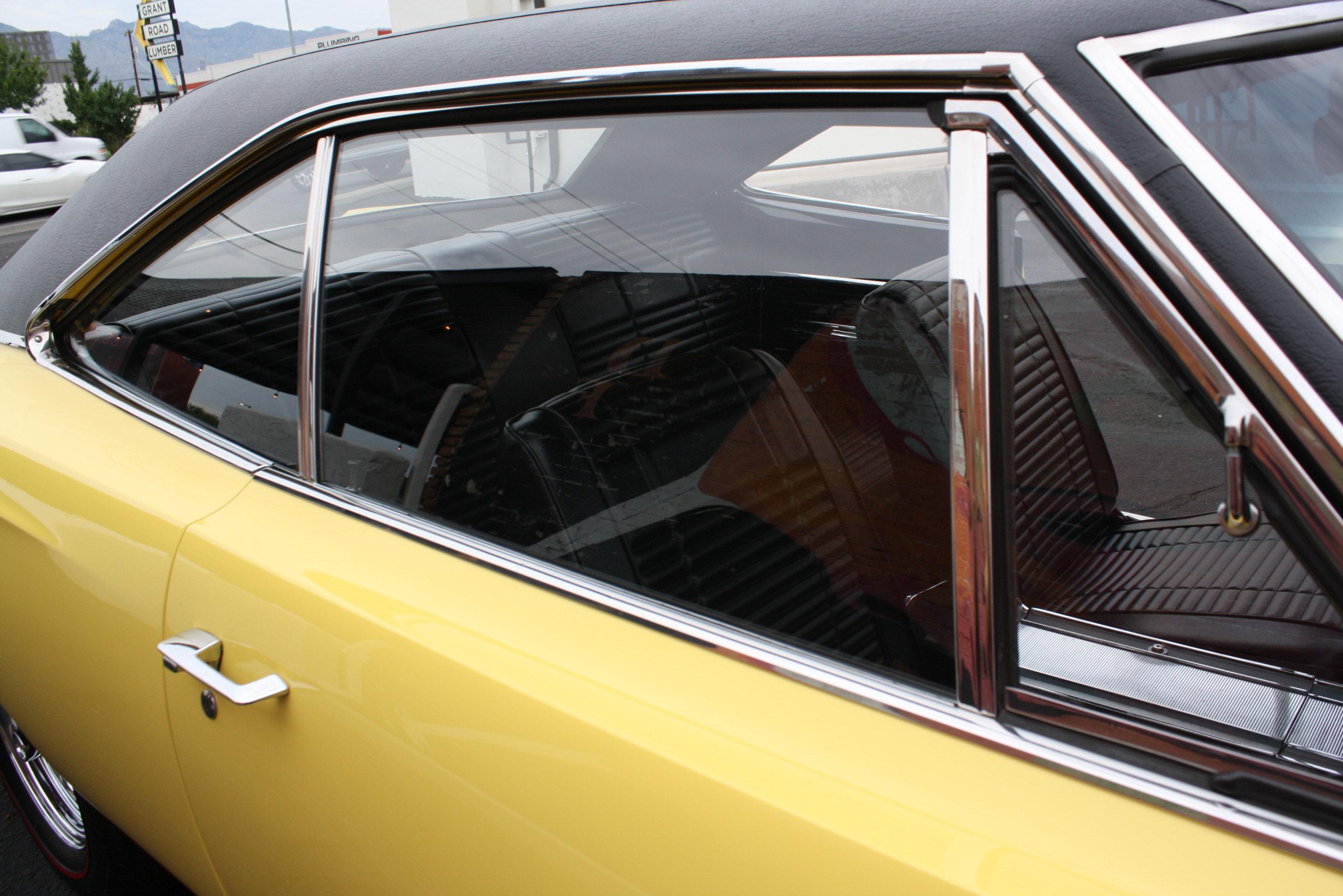 1968 Plymouth Hemi Roadrunner