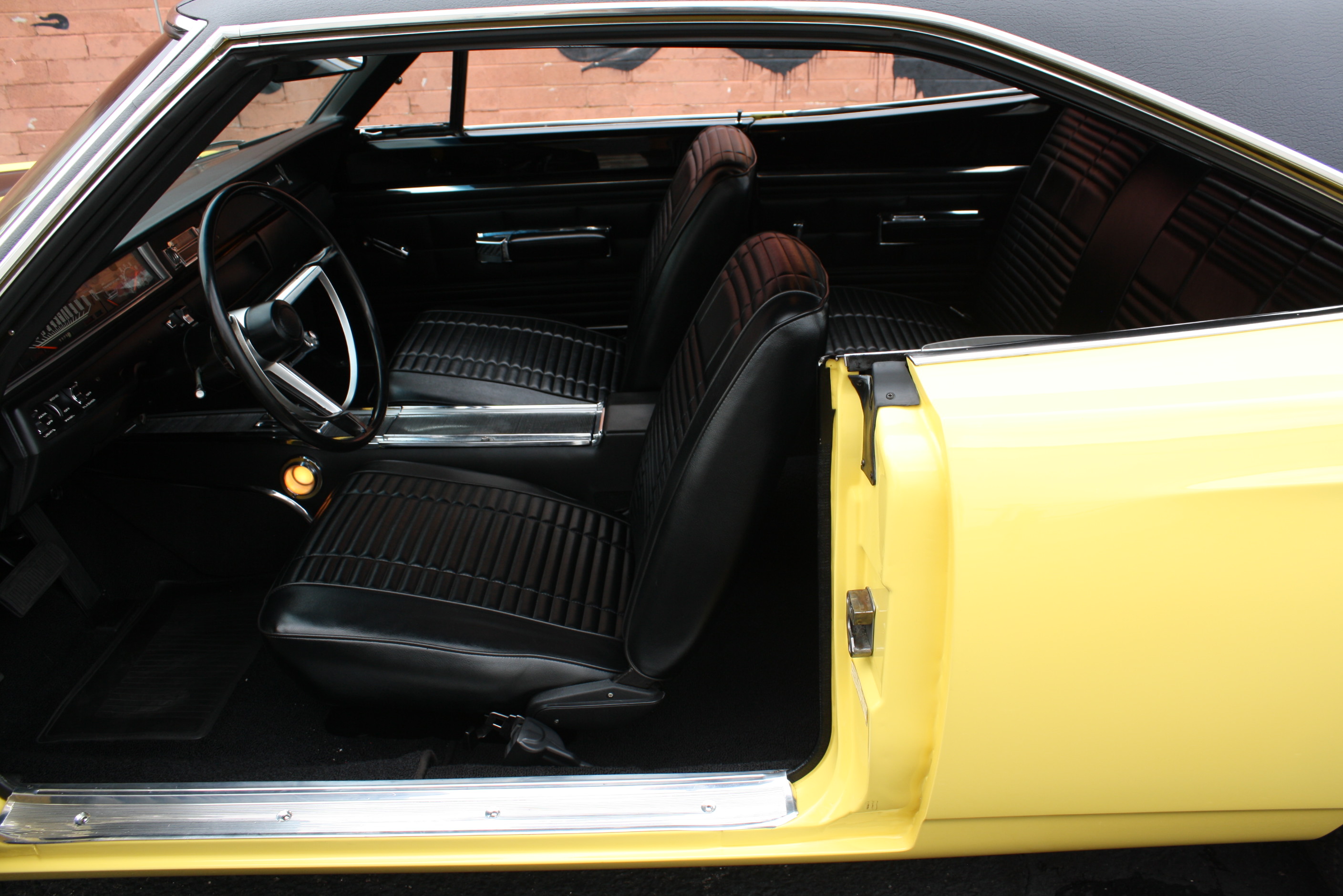 1968 Plymouth Hemi Roadrunner