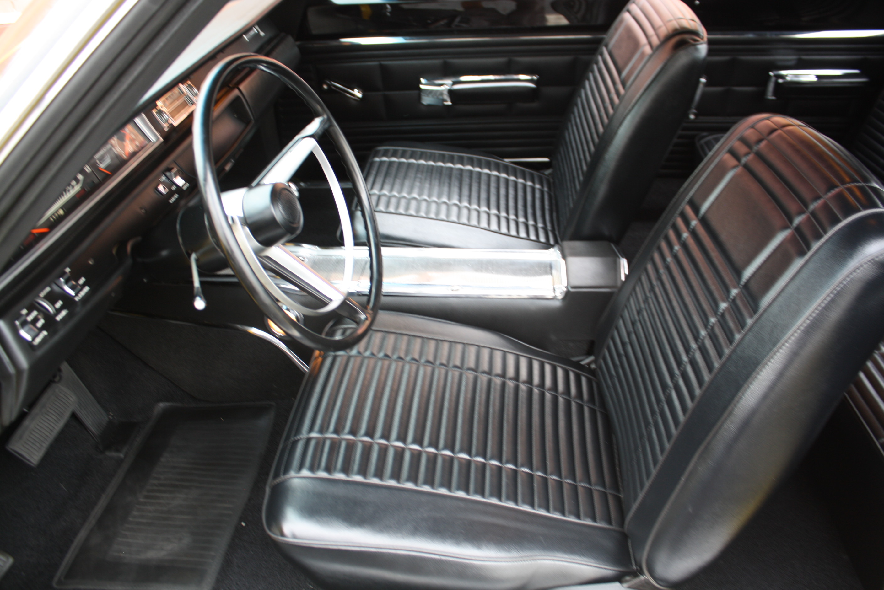 1968 Plymouth Hemi Roadrunner