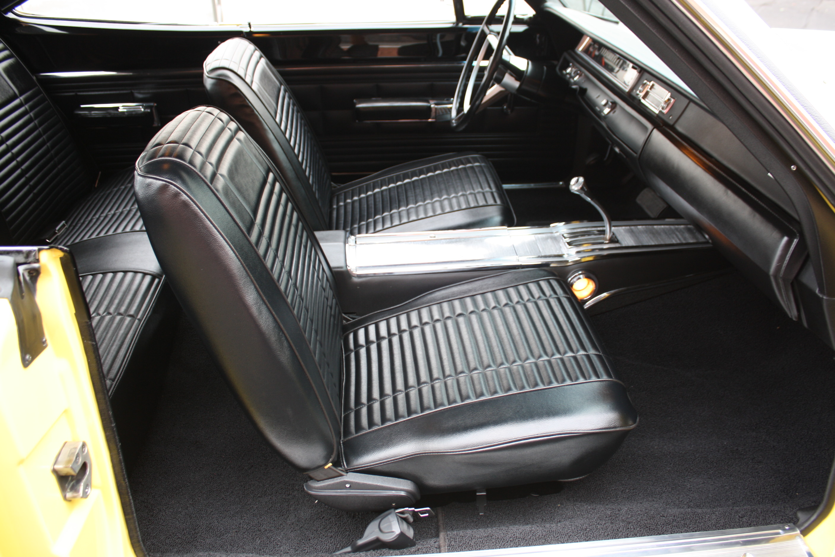 1968 Plymouth Hemi Roadrunner