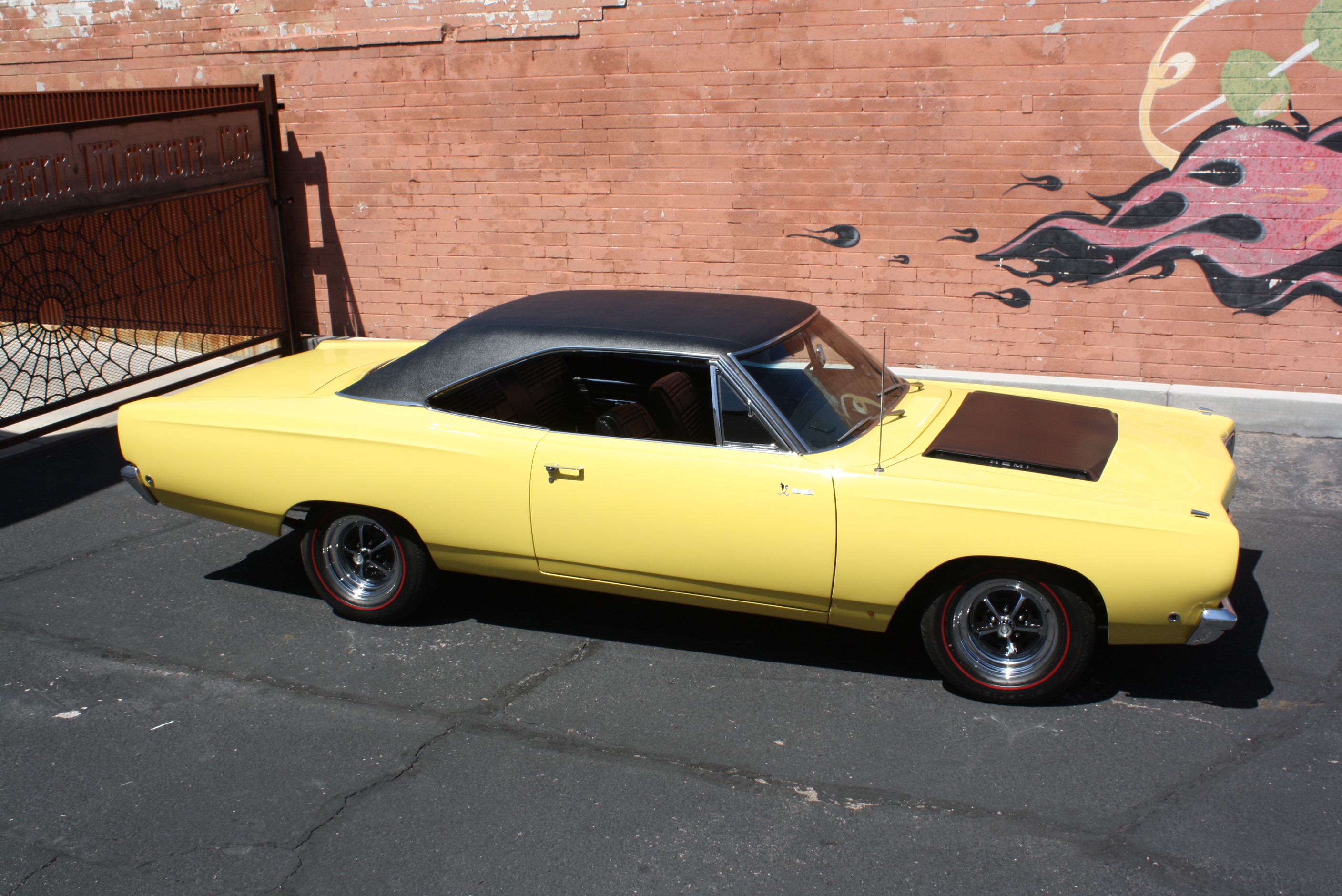 1968 Plymouth Hemi Roadrunner