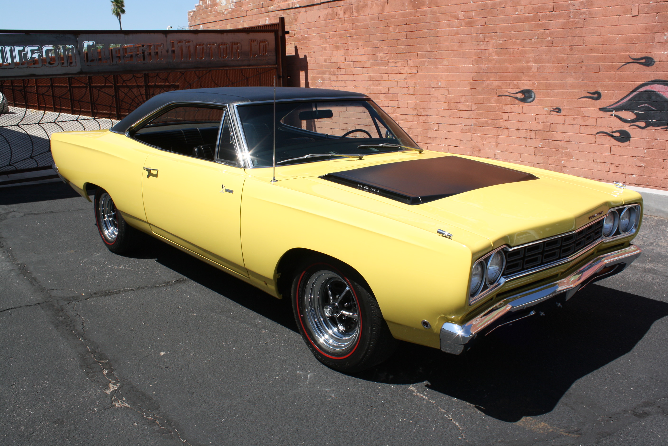 1968 Plymouth Hemi Roadrunner