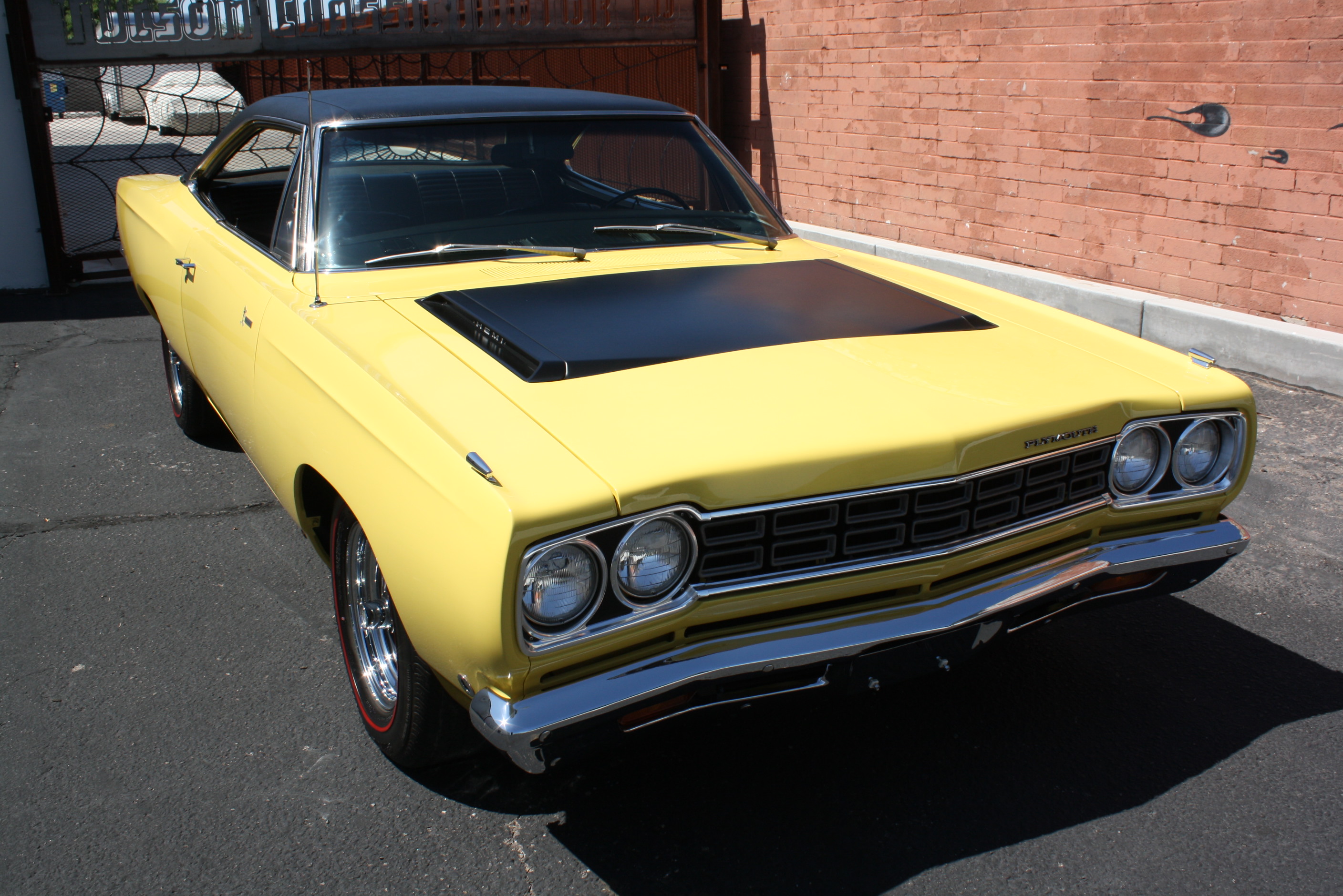 1968 Plymouth Hemi Roadrunner