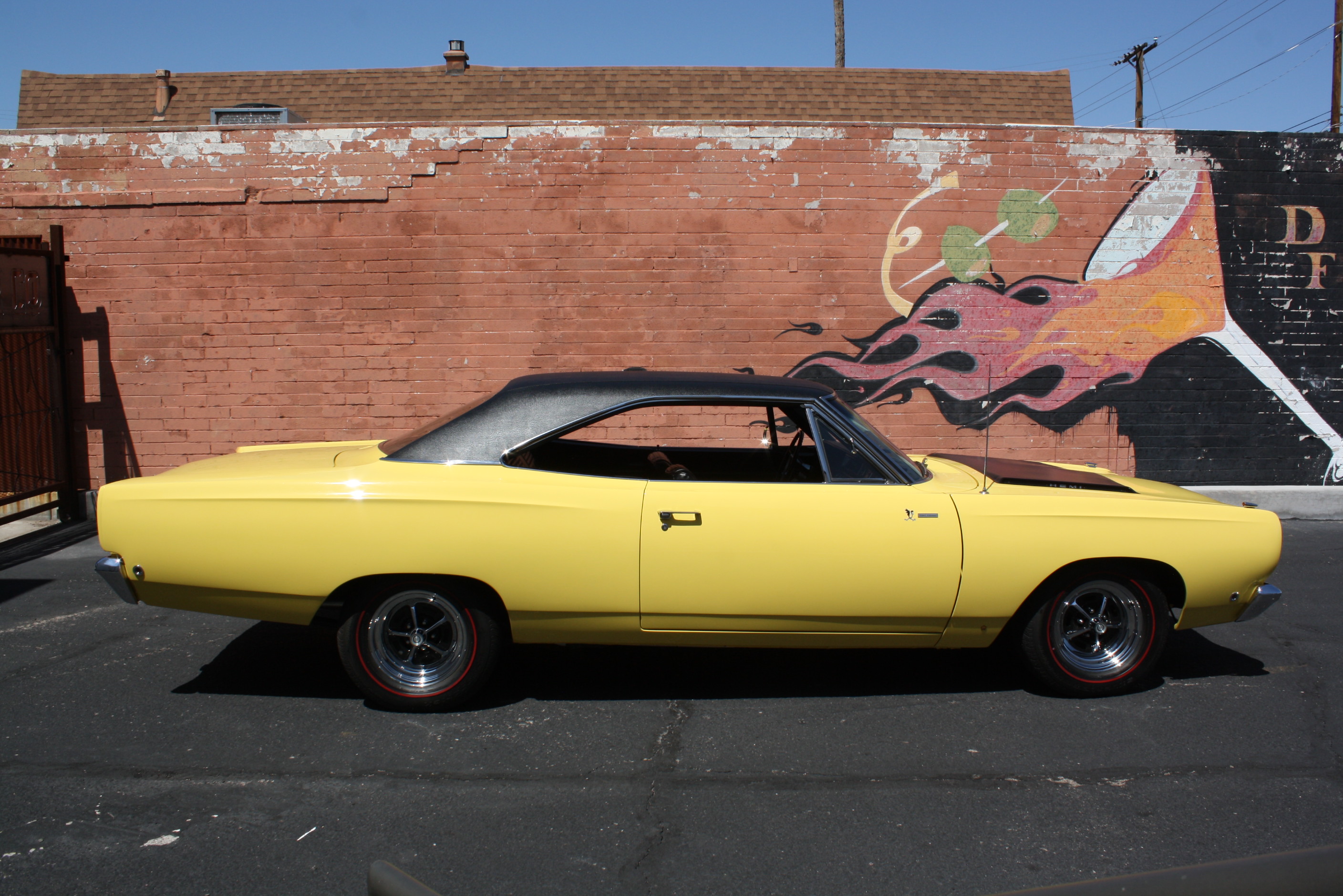 1968 Plymouth Hemi Roadrunner