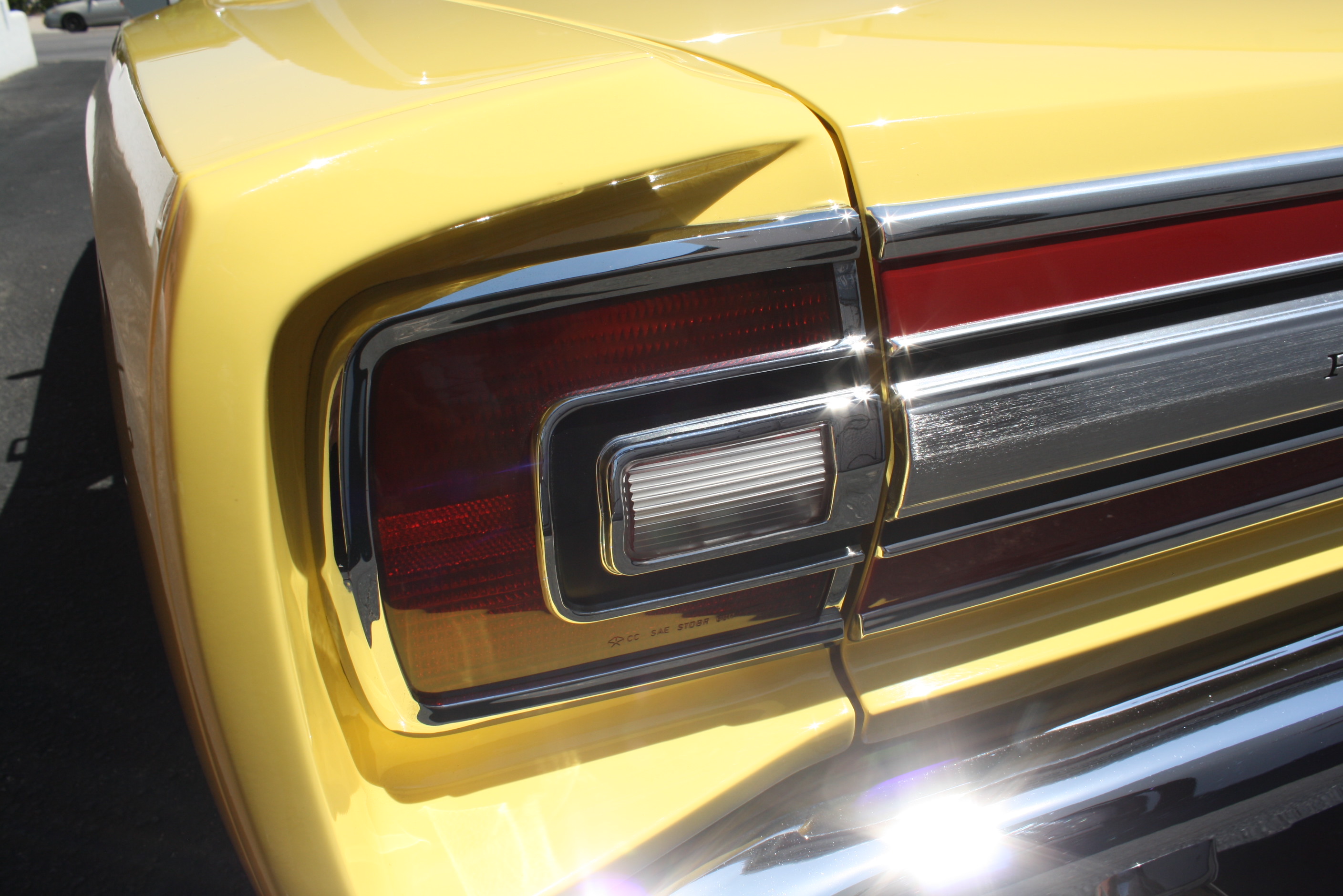 1968 Plymouth Hemi Roadrunner
