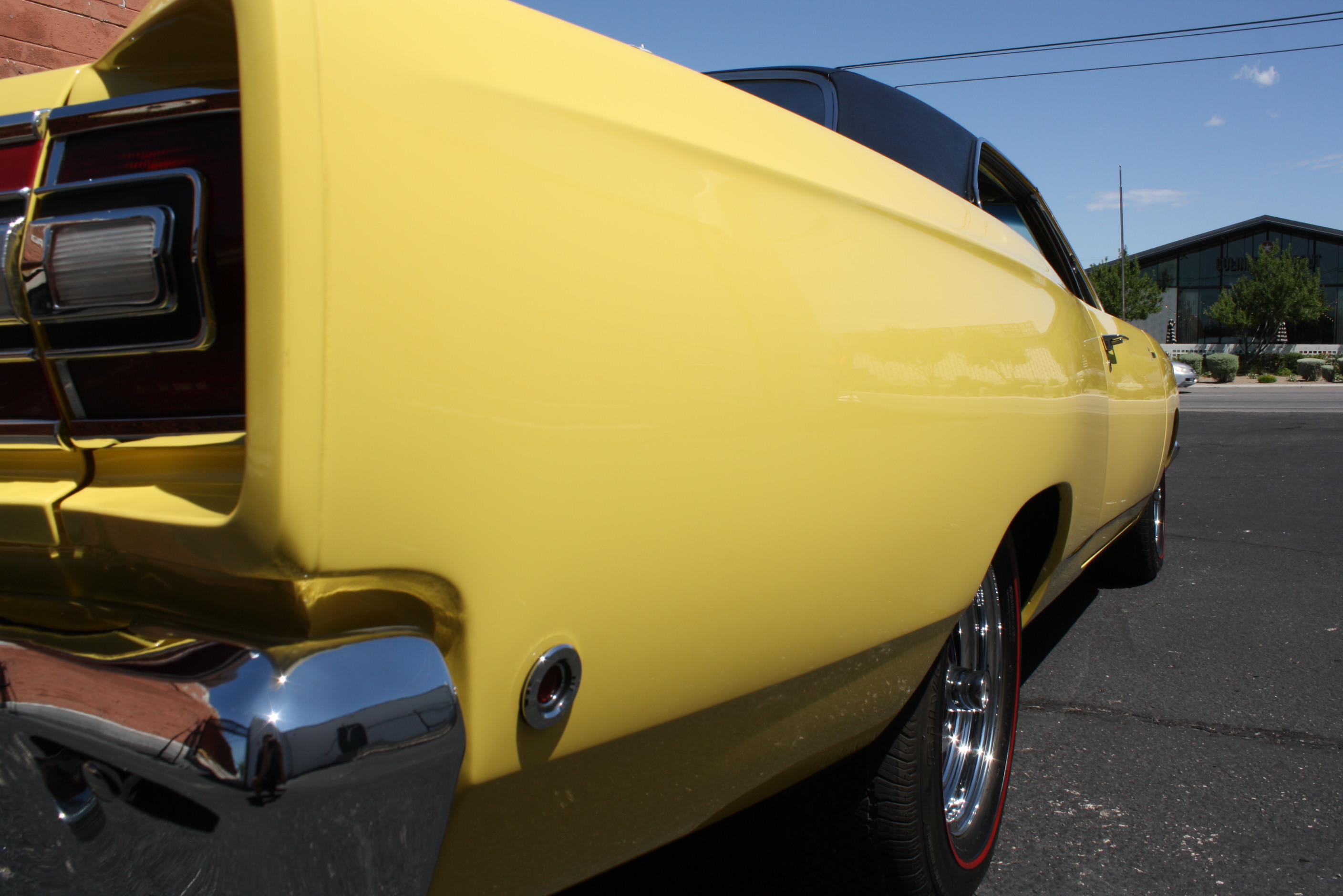 1968 Plymouth Hemi Roadrunner